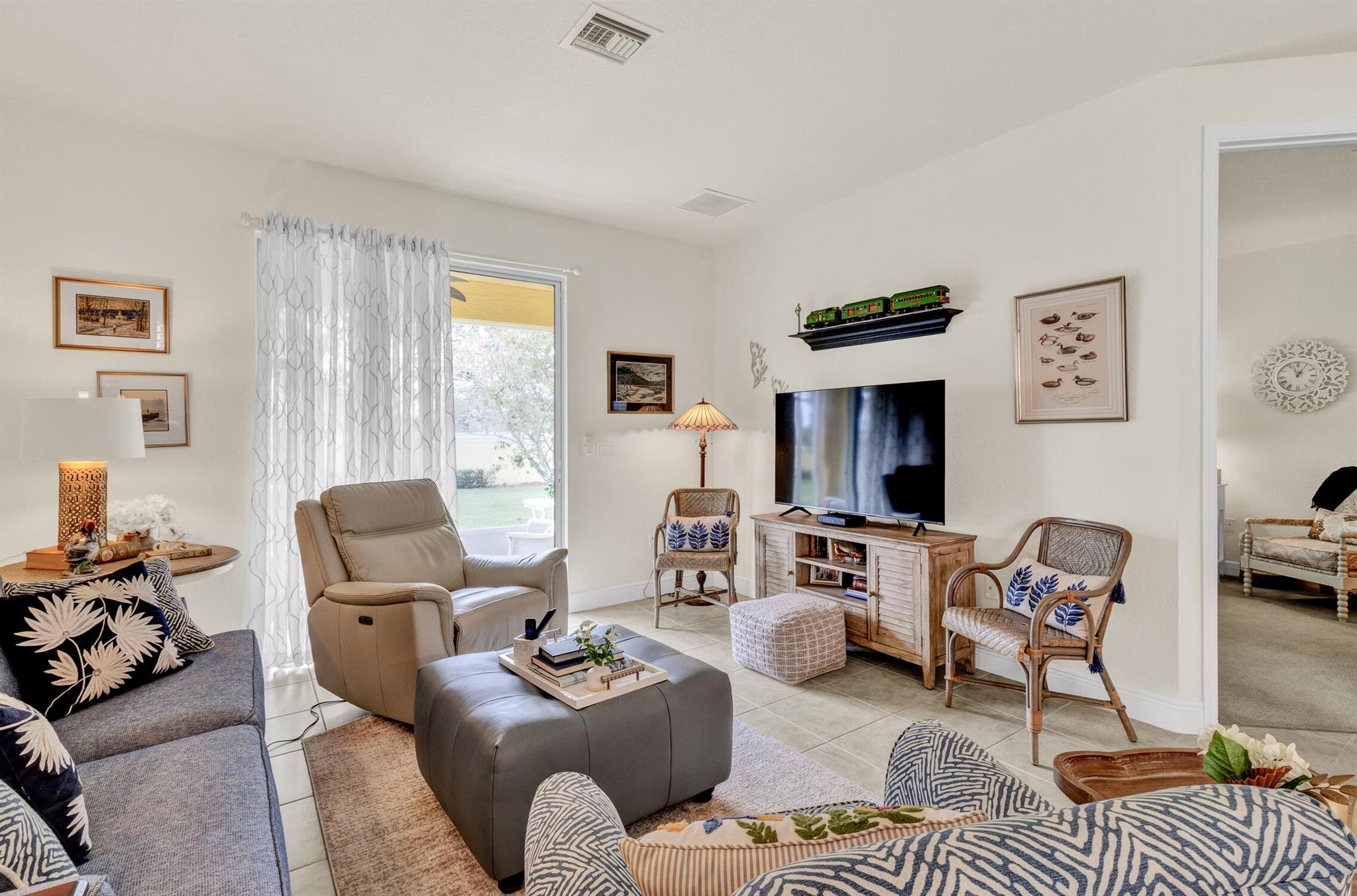 6345 Oxford Circle 101