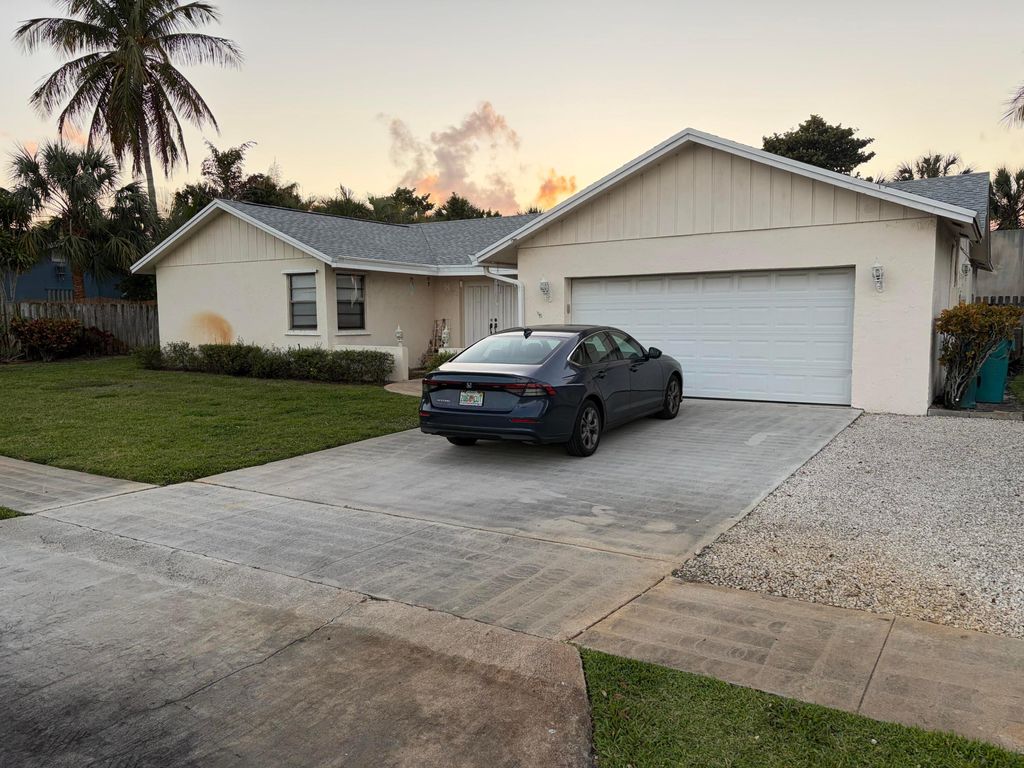 Photo of 3705 Diane Drive, Boynton Beach, FL 33435 (MLS # B26030205)