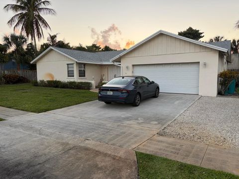 Photo of 3705 Diane Drive, Boynton Beach, FL 33435 (MLS # B26030205)