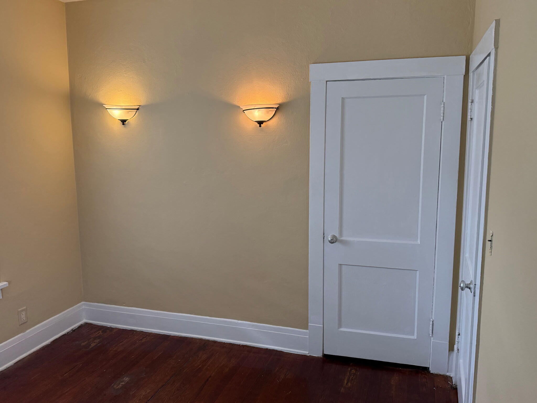 SAILBOAT BEND - Residential Lease