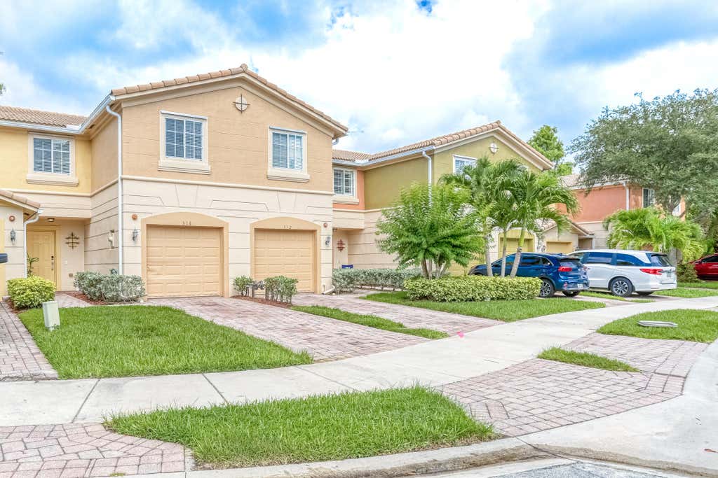 Photo of 316 SE BLOXHAM Way, Stuart, FL 34997 (MLS # B26053856)