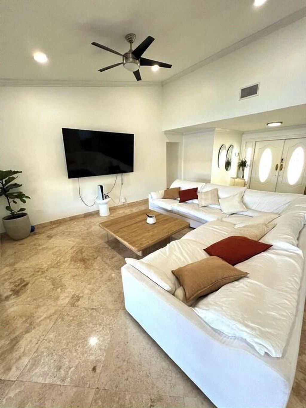 Photo of 512 NW 104th Avenue, Plantation, FL 33324 (MLS # B26021157)