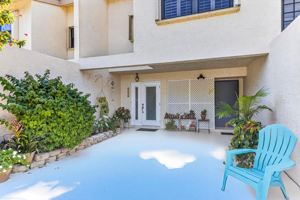 Photo of 112 NW 45th Avenue, Deerfield Beach, FL 33442 (MLS # R11132550)