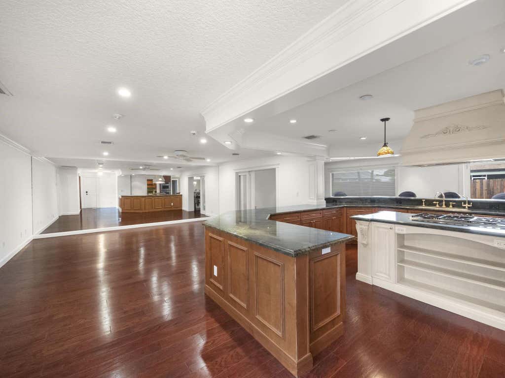 Photo of 11741 Cottonwood Avenue, Palm Beach Gardens, FL 33410 (MLS # R10997049)