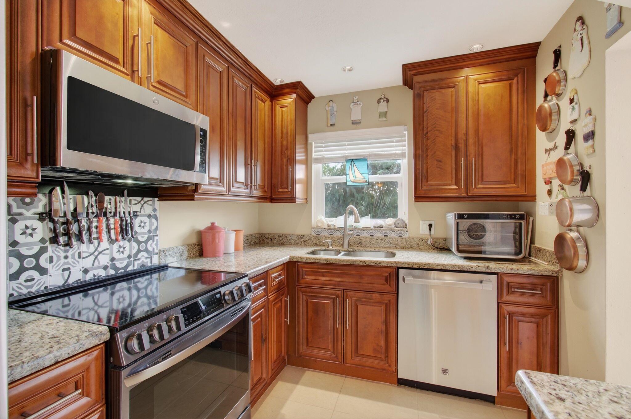 VENETIAN PARK - Residential