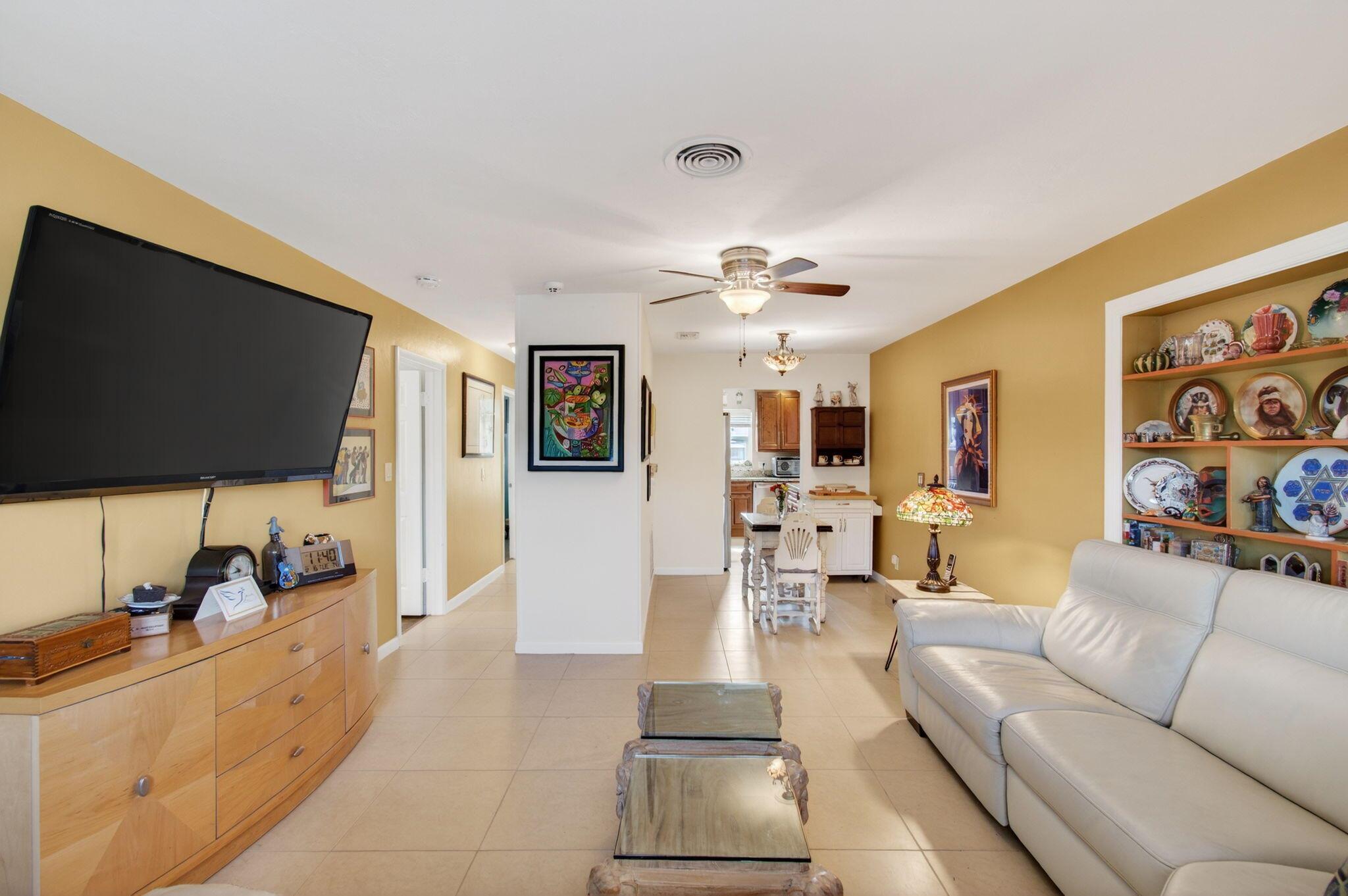 VENETIAN PARK - Residential