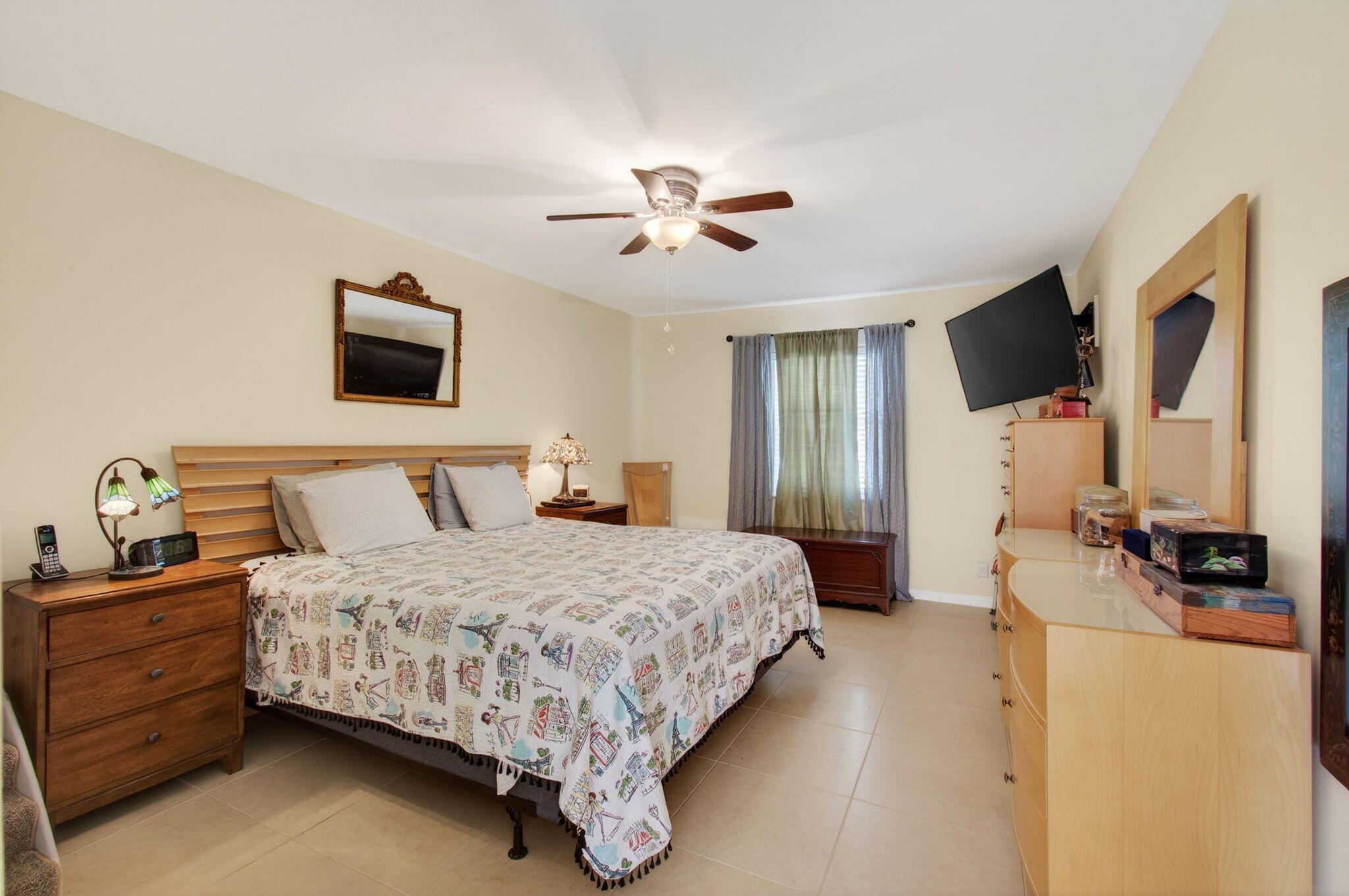 VENETIAN PARK - Residential