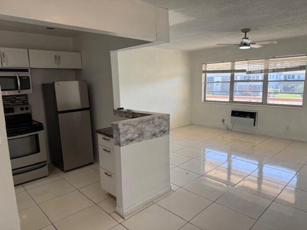 Photo of 119 Andover E, West Palm Beach, FL 33417 (MLS # R11150406)