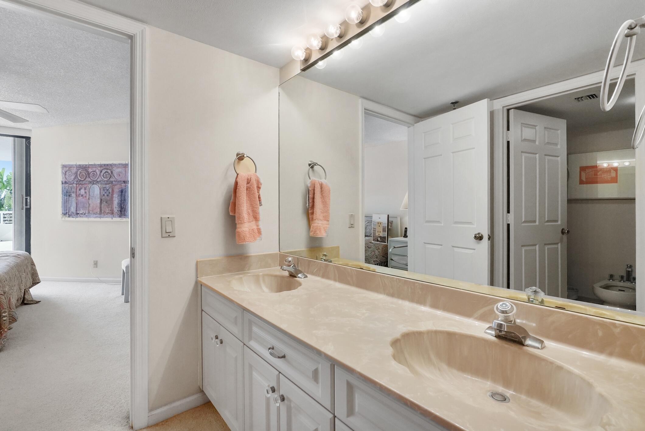 CORINTHIANS CONDO - Residential