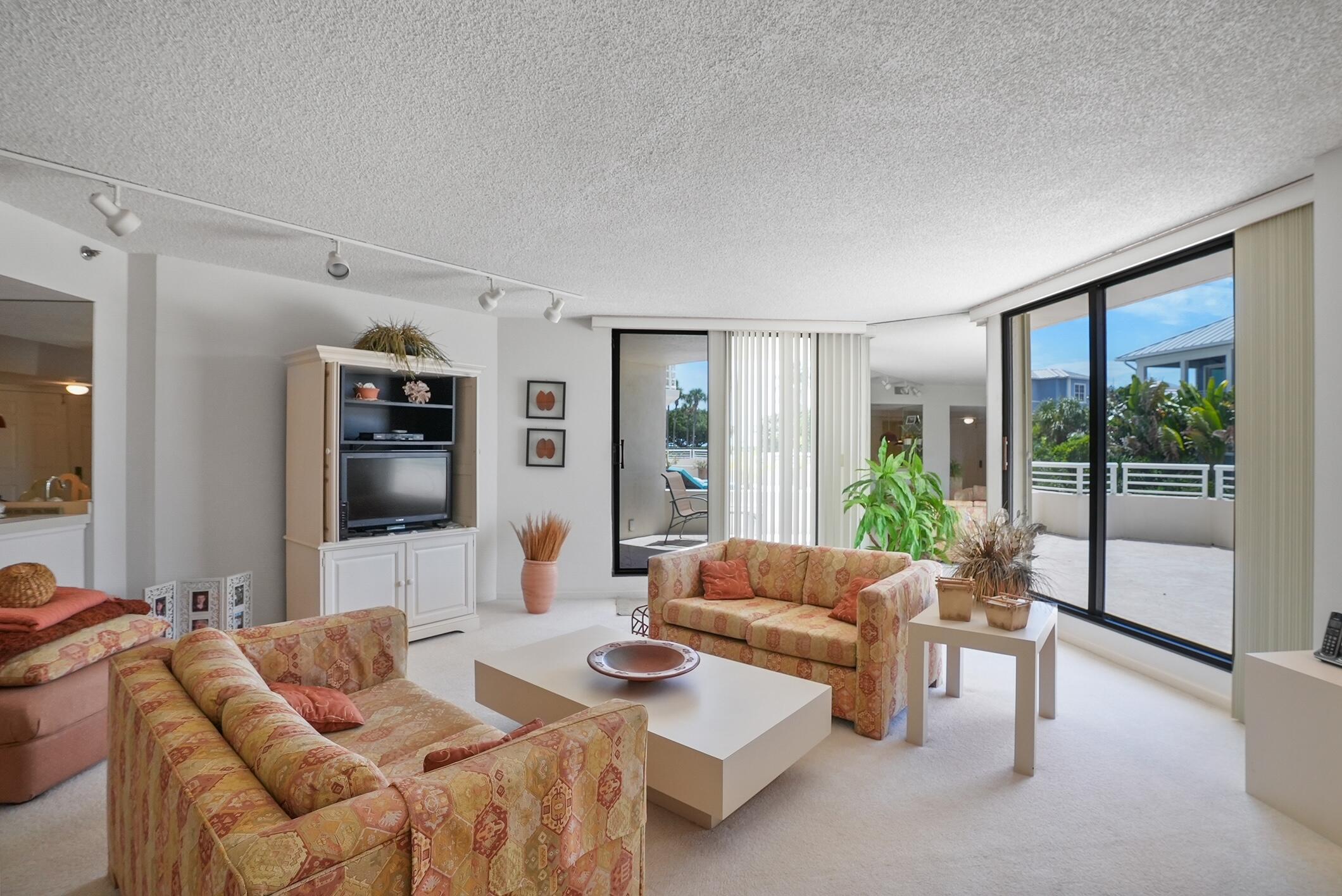 CORINTHIANS CONDO - Residential