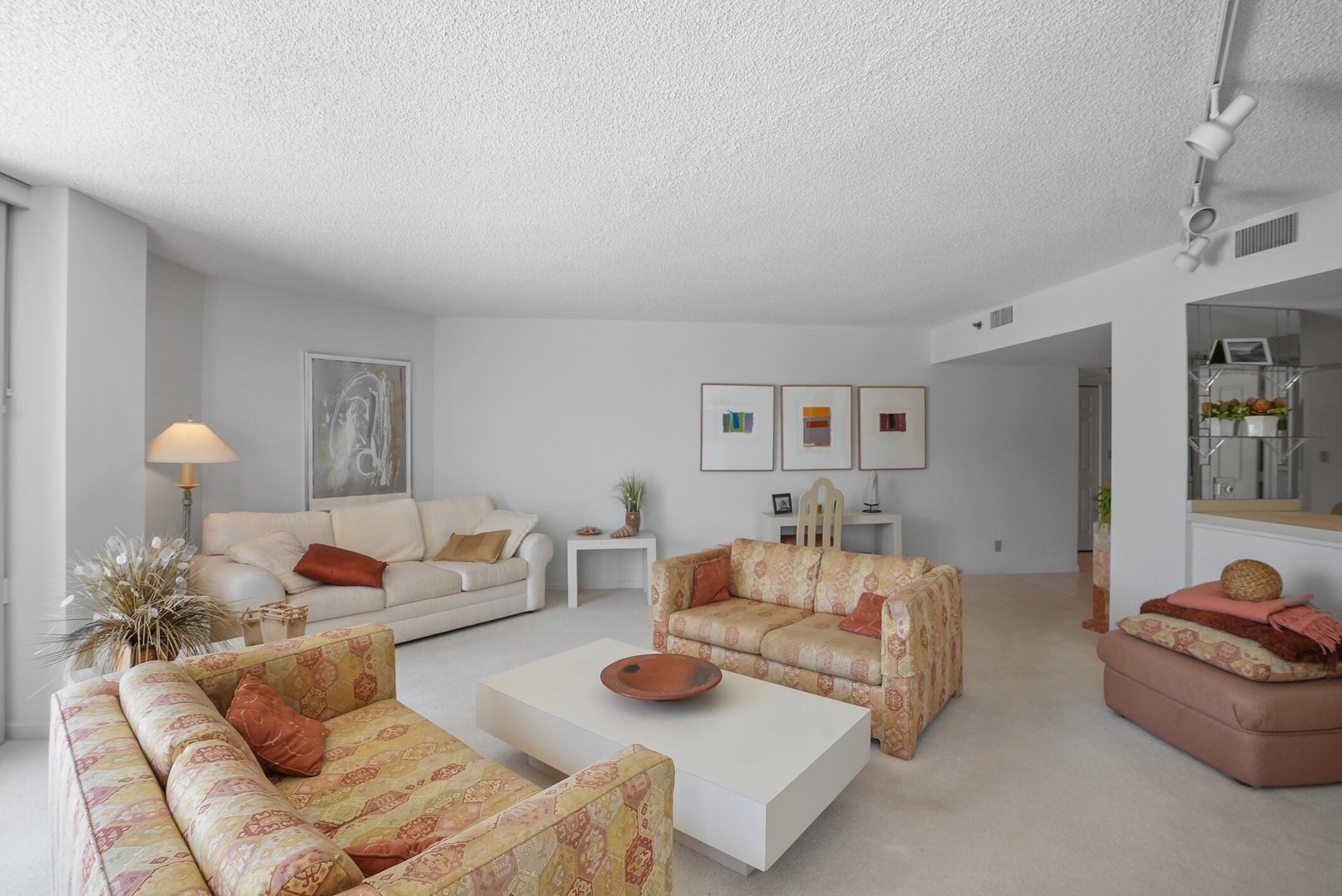 CORINTHIANS CONDO - Residential