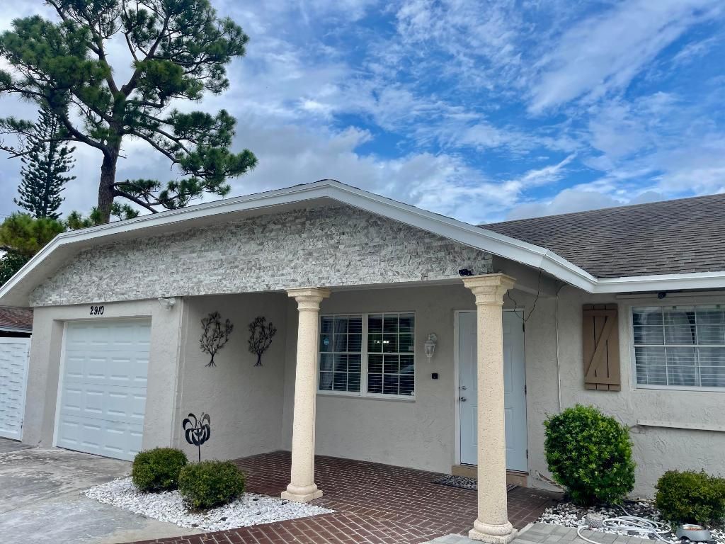 Photo of 2910 Via Vizcaya, Lake Worth, FL 33461 (MLS # R10993337)
