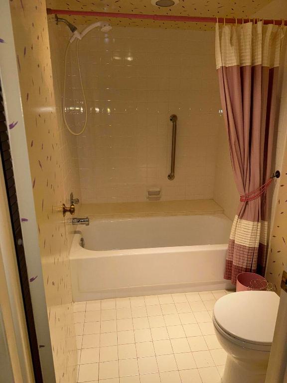 PALM GREENS AT VILLA DEL RAY CONDO - Residential