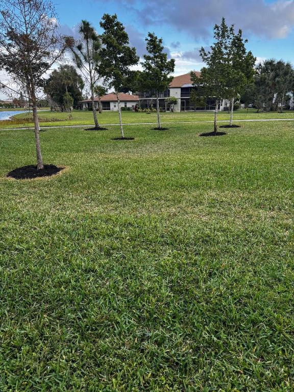 PALM GREENS AT VILLA DEL RAY CONDO - Residential