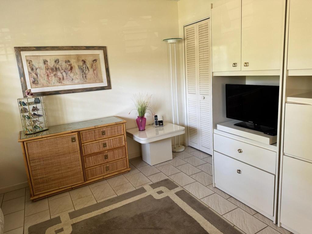 PALM GREENS AT VILLA DEL RAY CONDO - Residential