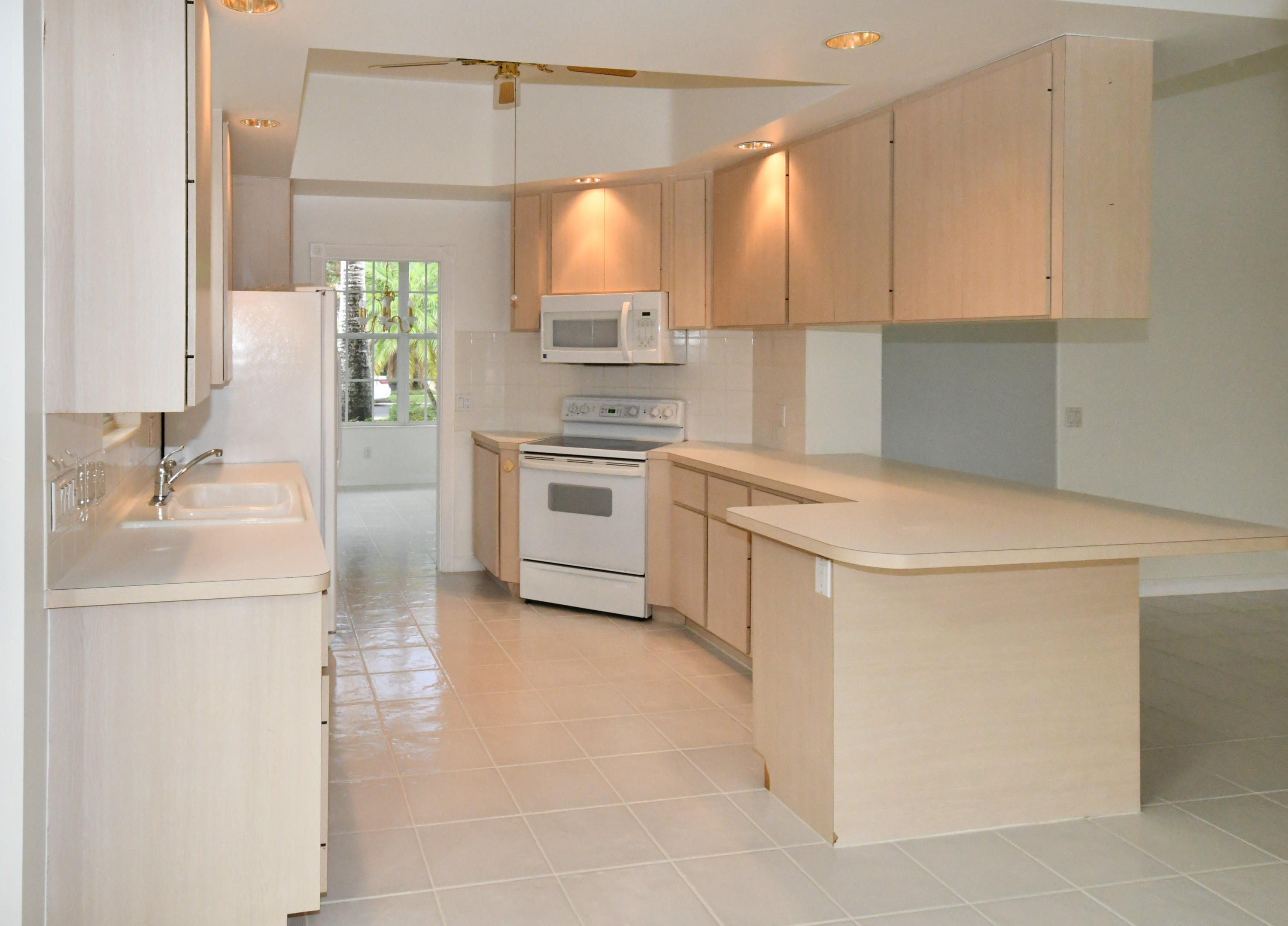 OAKS EAST - Residential