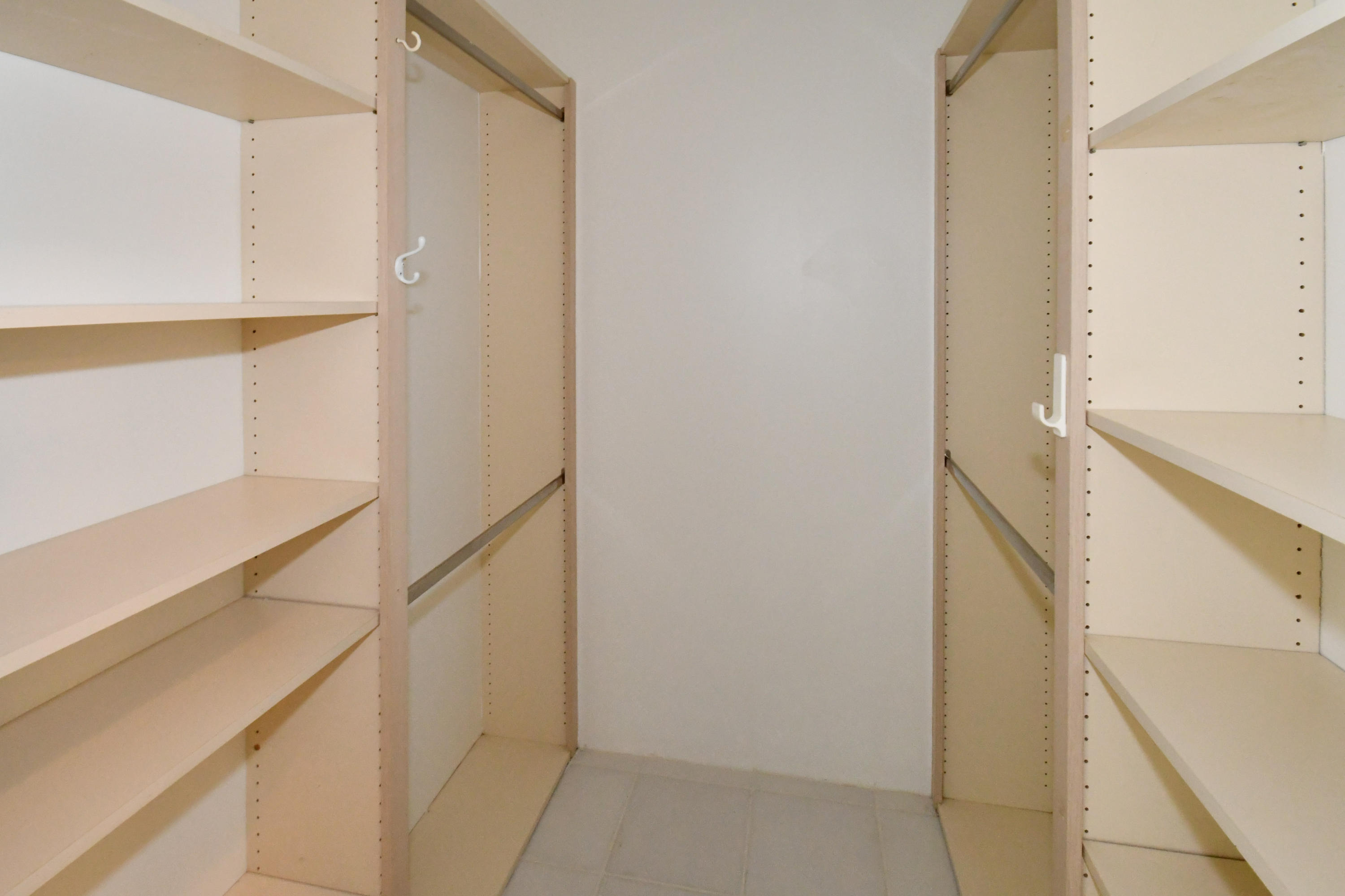 OAKS EAST - Residential