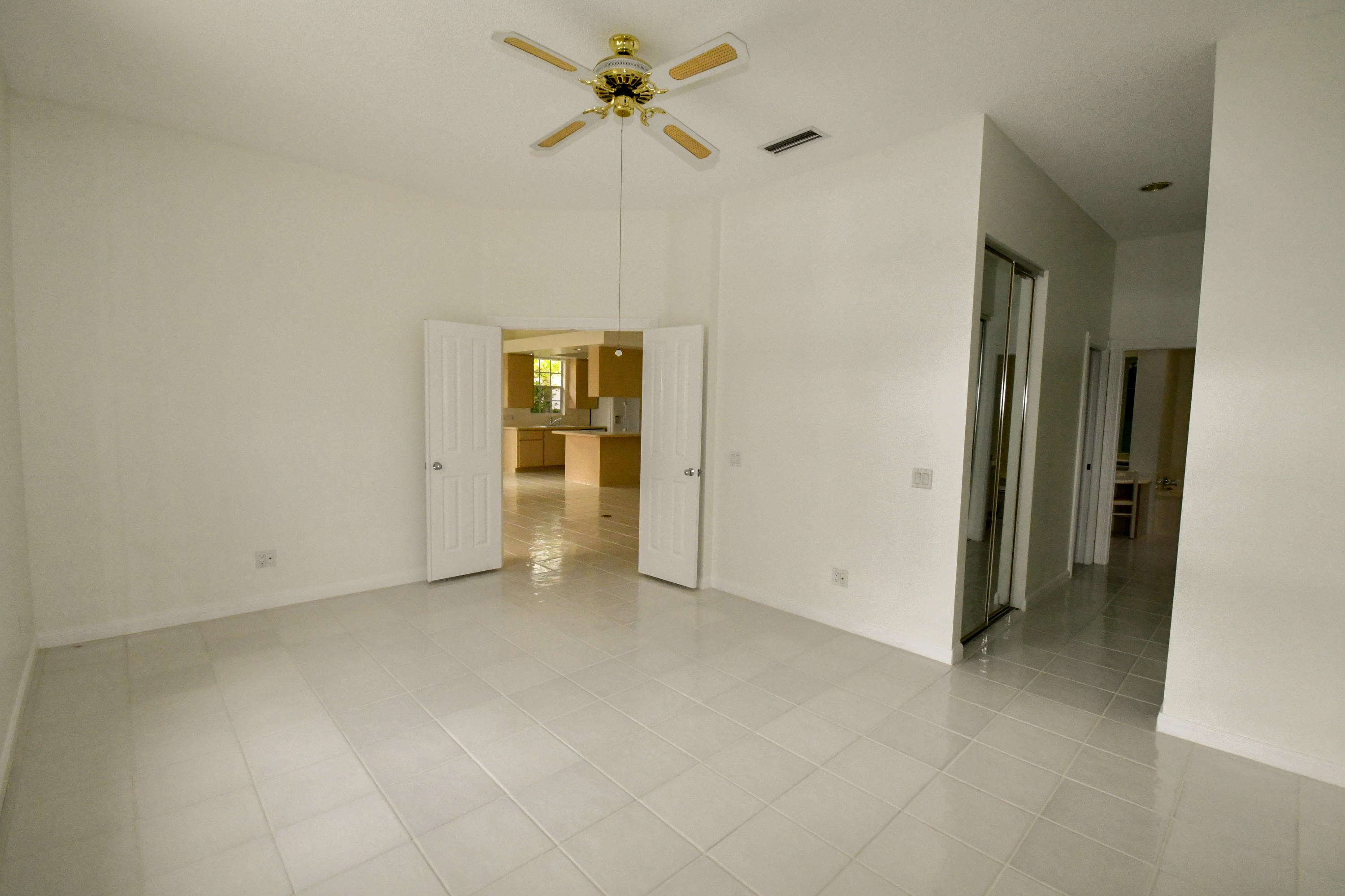 OAKS EAST - Residential