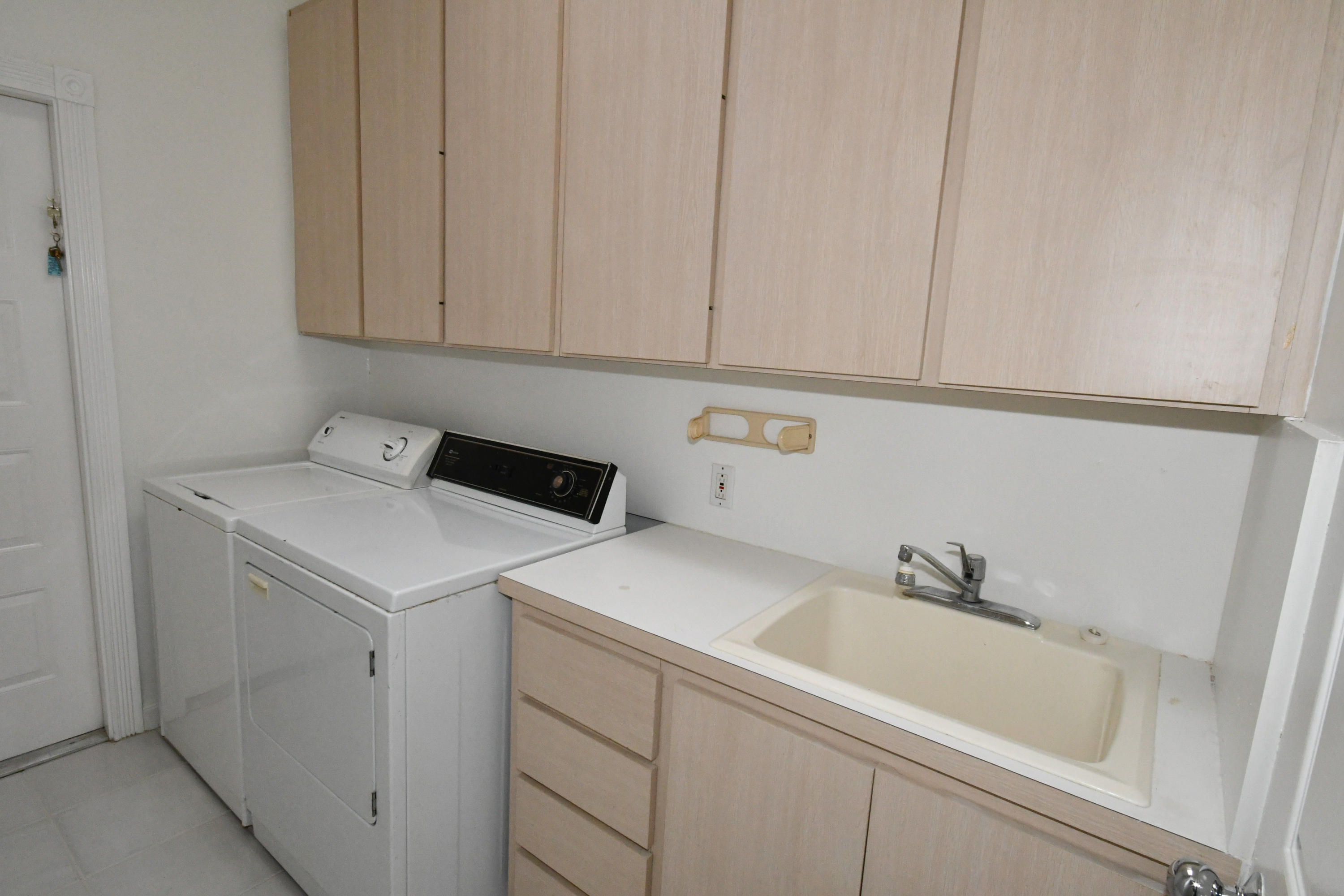 OAKS EAST - Residential