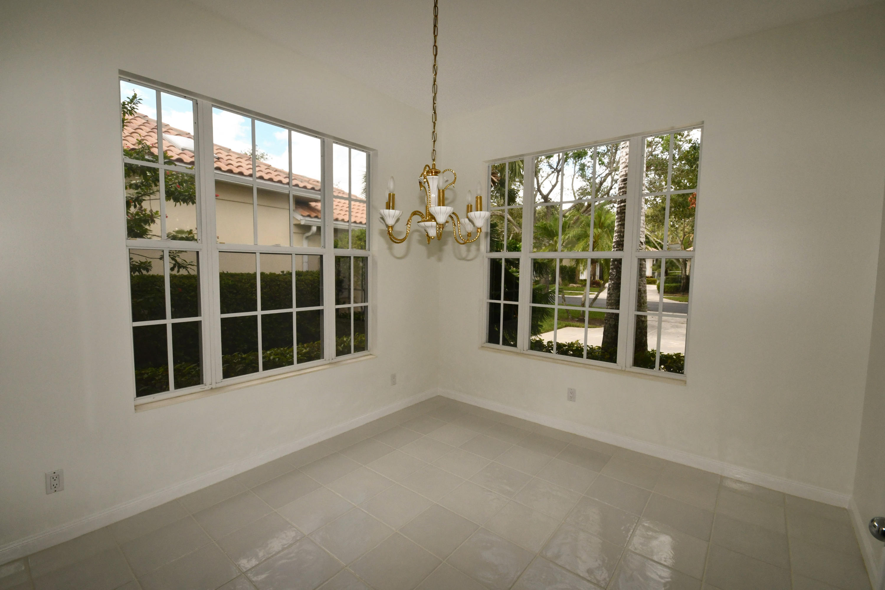 OAKS EAST - Residential