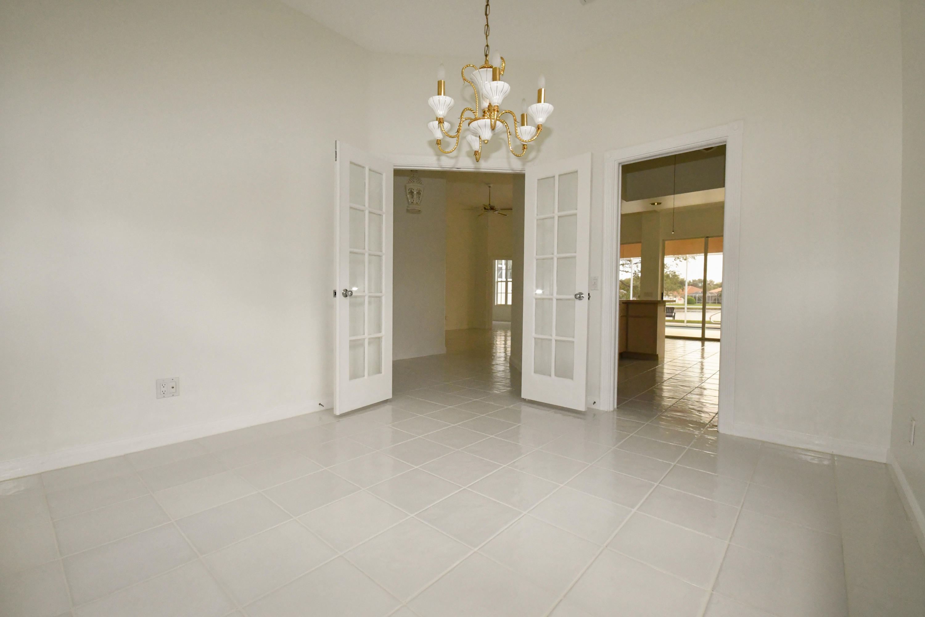 OAKS EAST - Residential