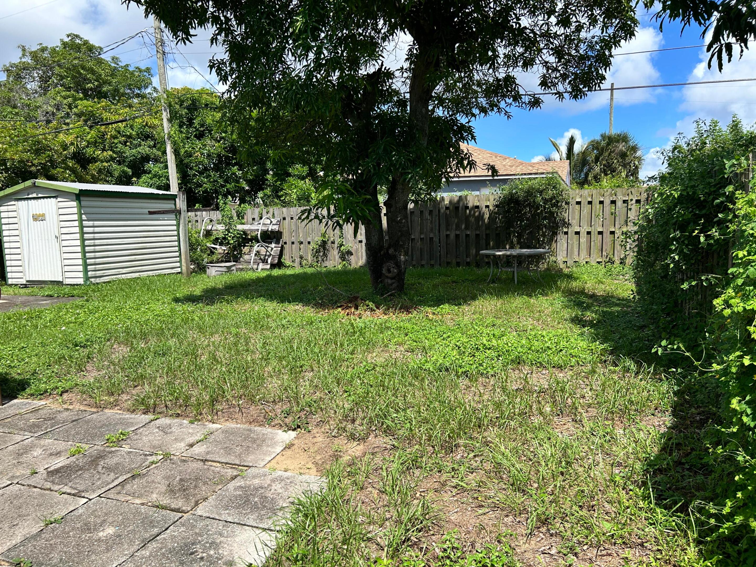 RIVIERA BEACH HEIGHTS ADD 3 - Residential