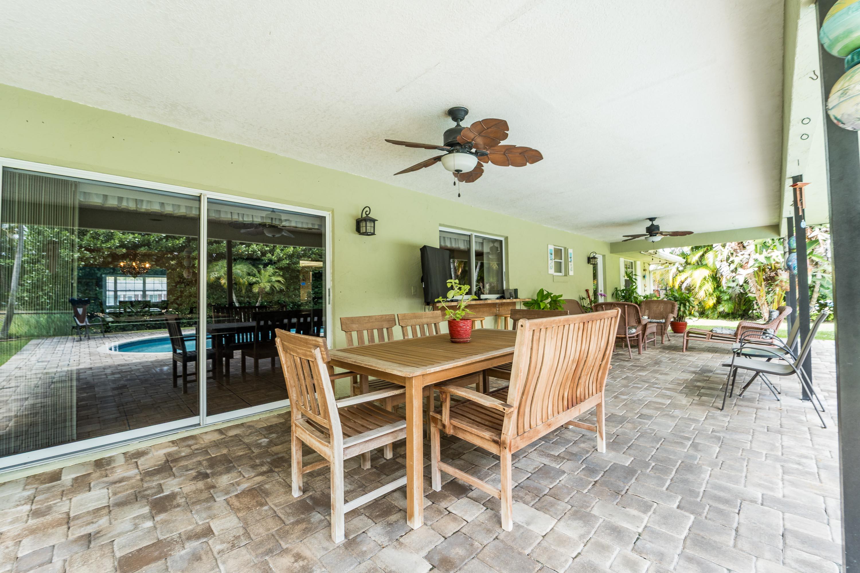 PALM BEACH NATL GOLF AND COUNTRY CLUB ESTATES 1 - Residential