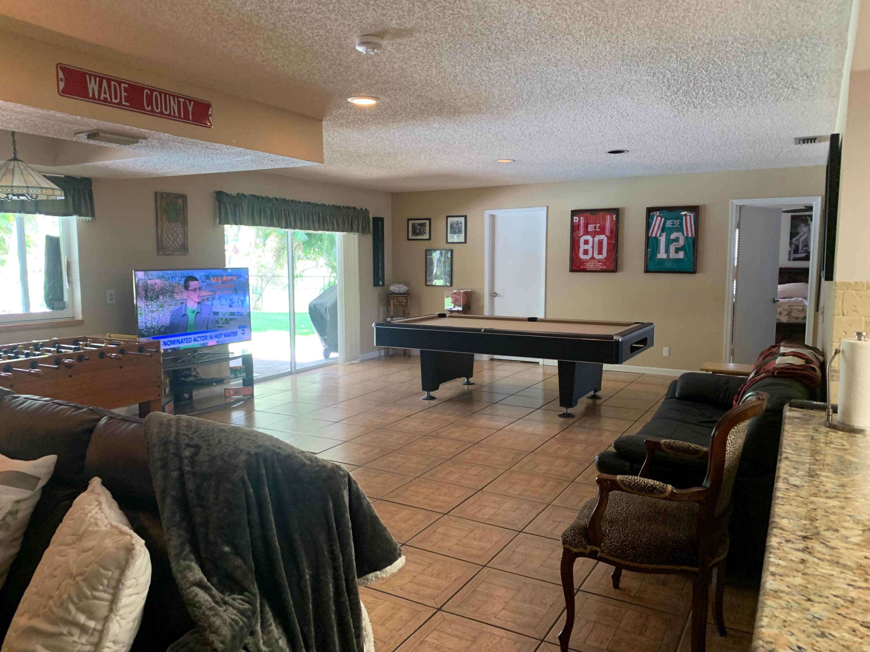 PALM BEACH NATL GOLF AND COUNTRY CLUB ESTATES 1 - Residential