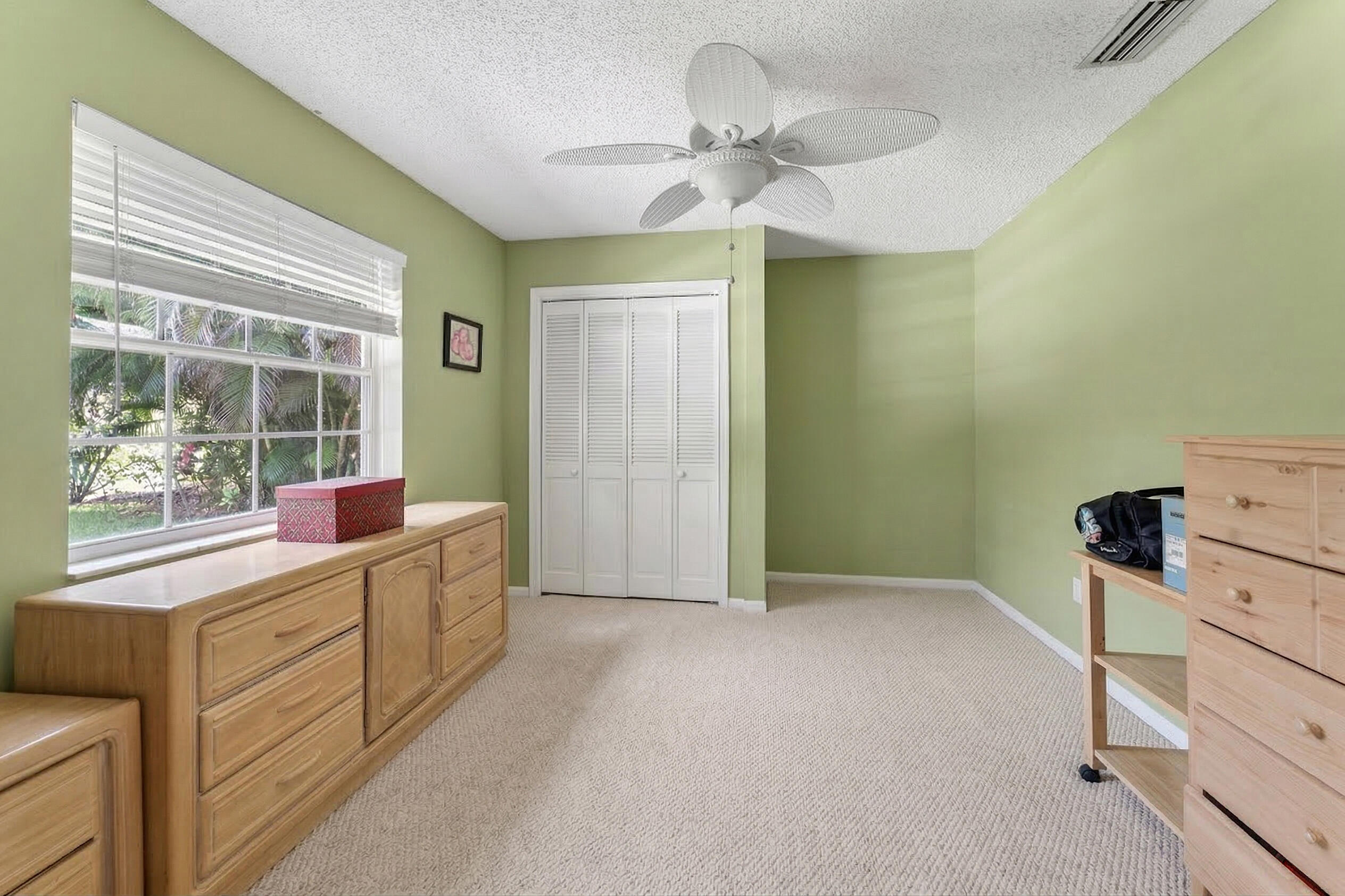 PALM BEACH NATL GOLF AND COUNTRY CLUB ESTATES 1 - Residential