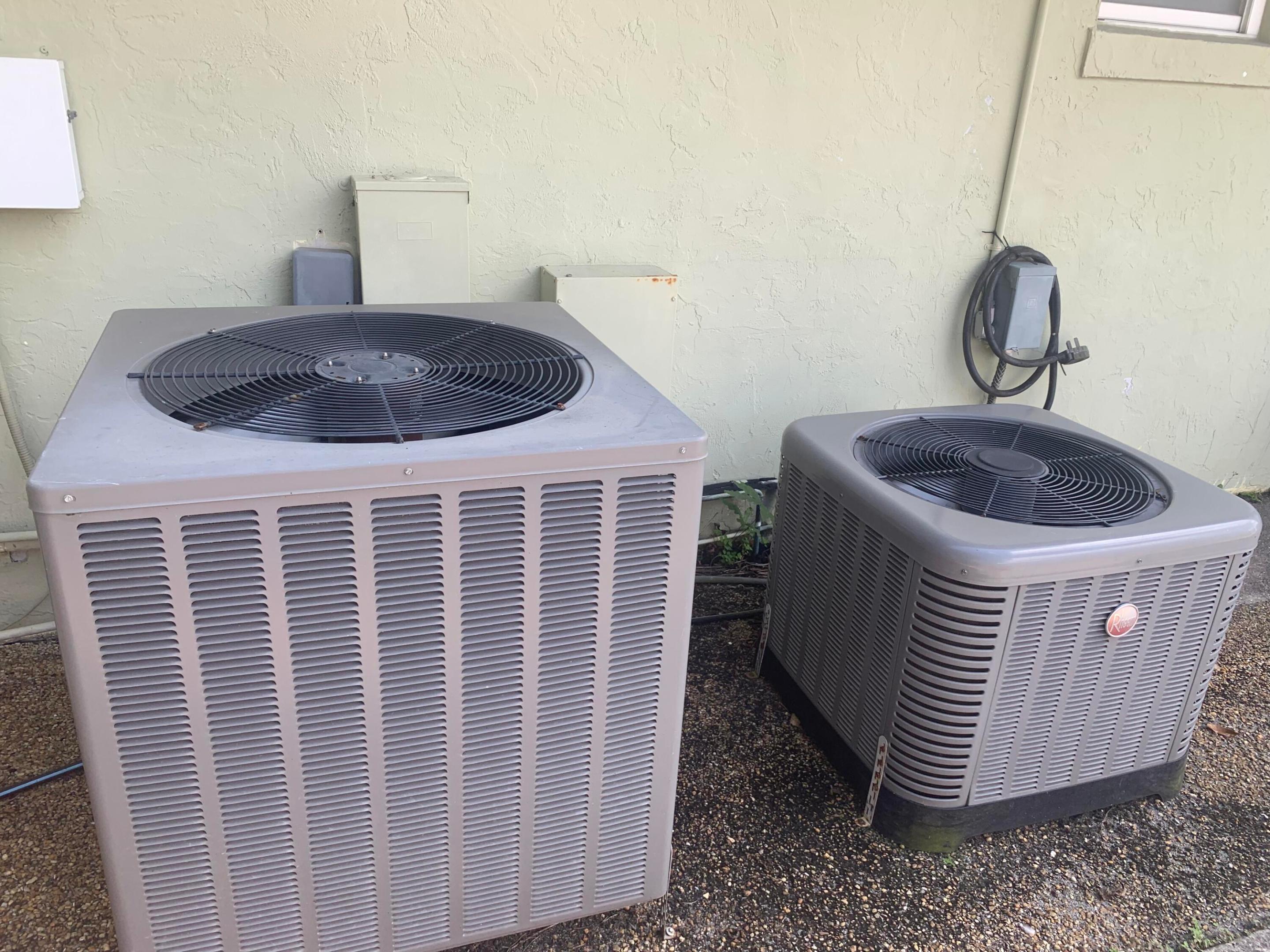 PALM BEACH NATL GOLF AND COUNTRY CLUB ESTATES 1 - Residential