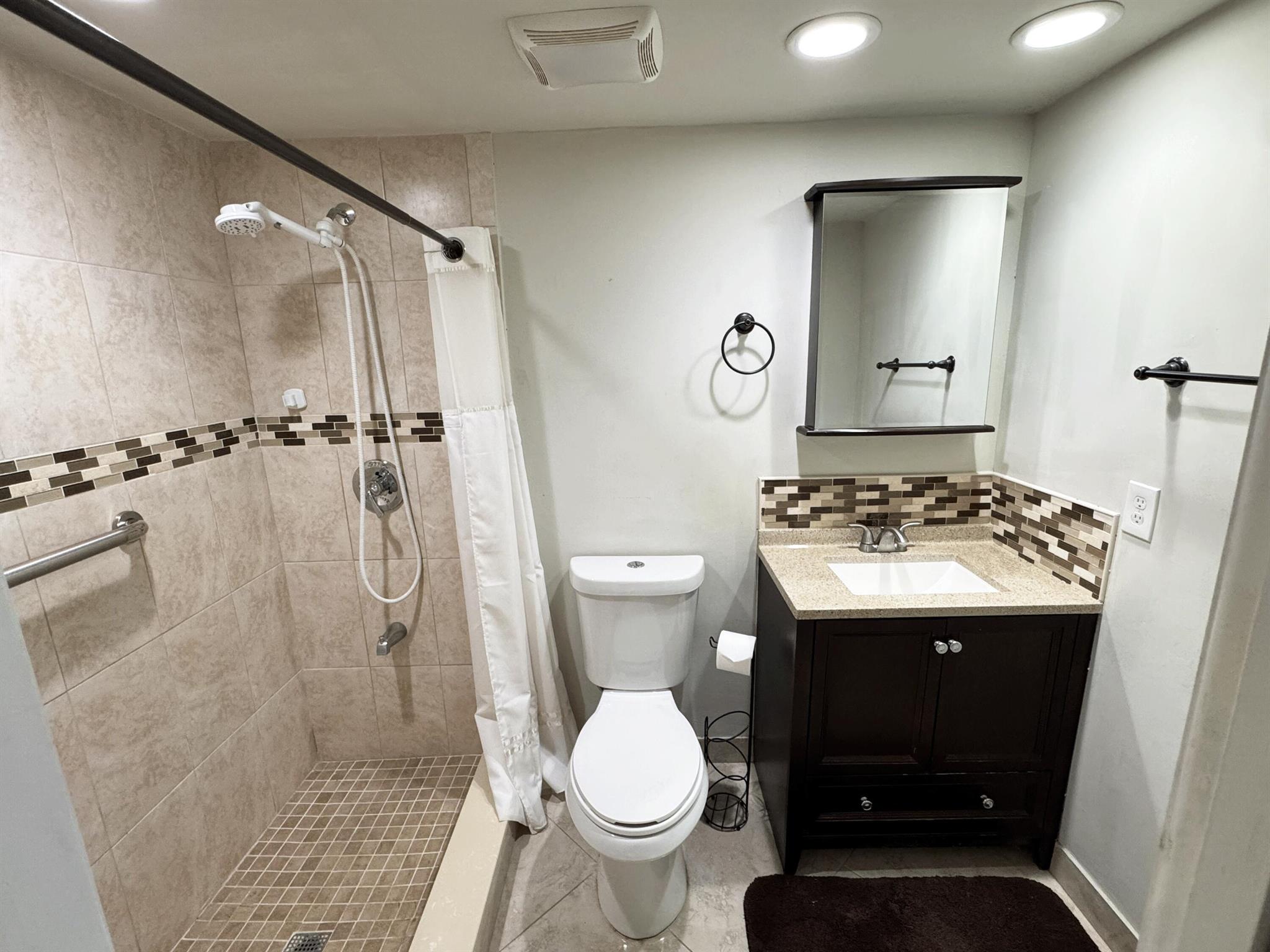 KINGS POINT NORMANDY COND - Residential Lease