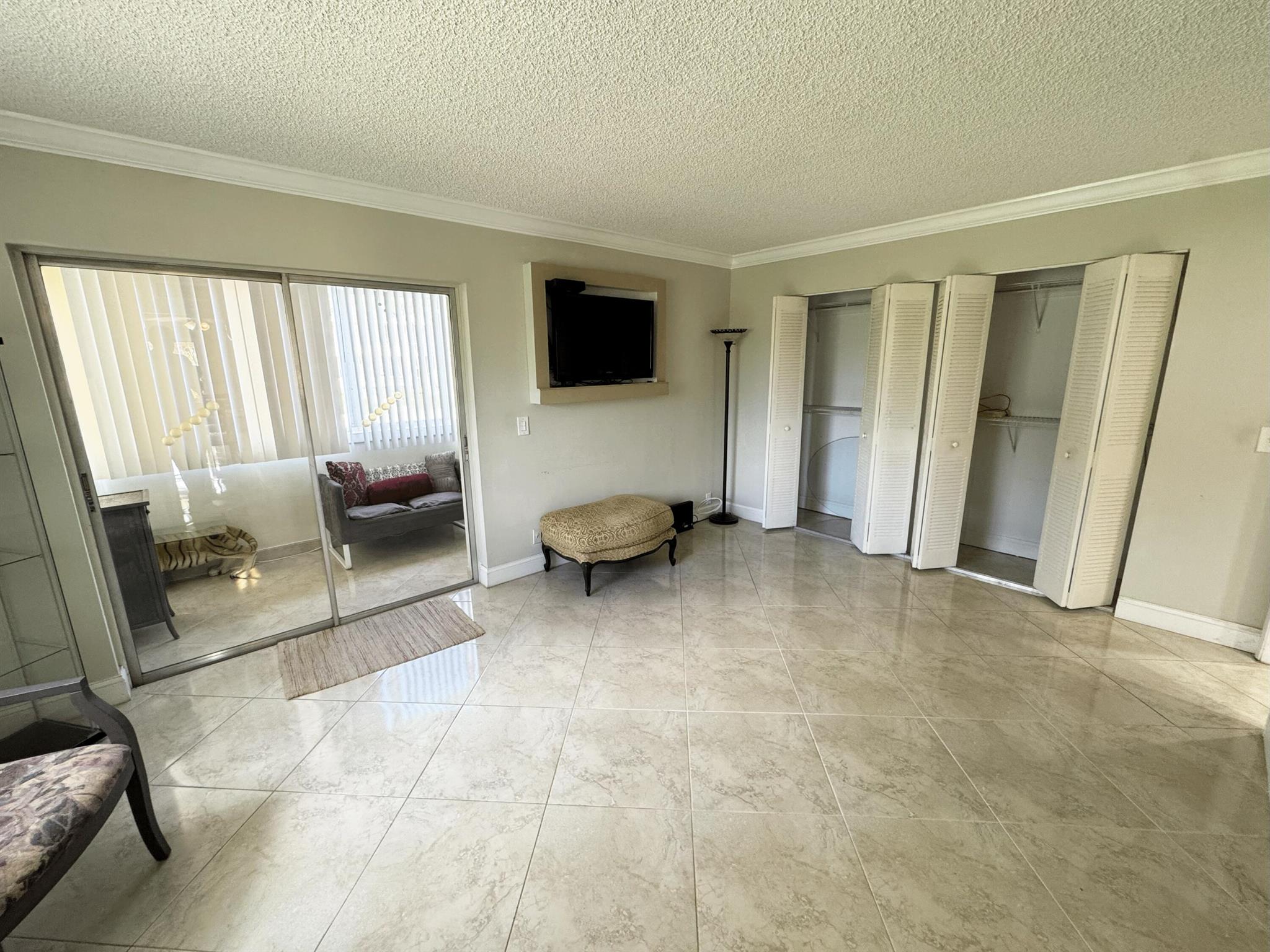 KINGS POINT NORMANDY COND - Residential Lease