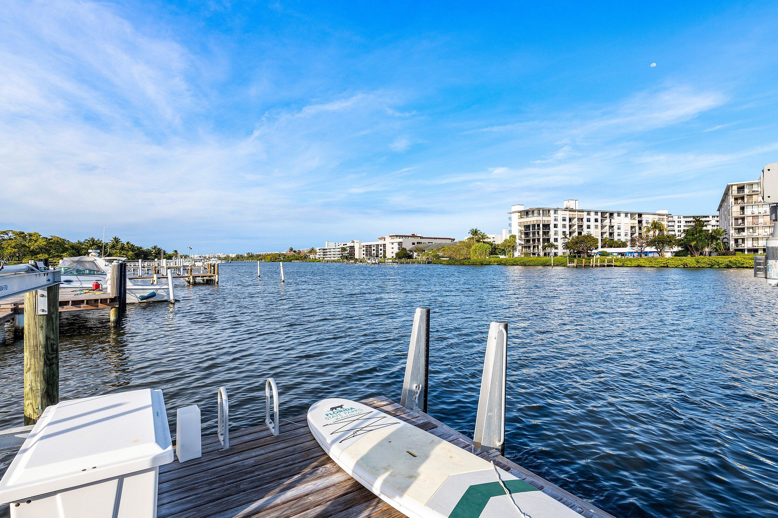 LAKE SHORES LANTANA - Residential