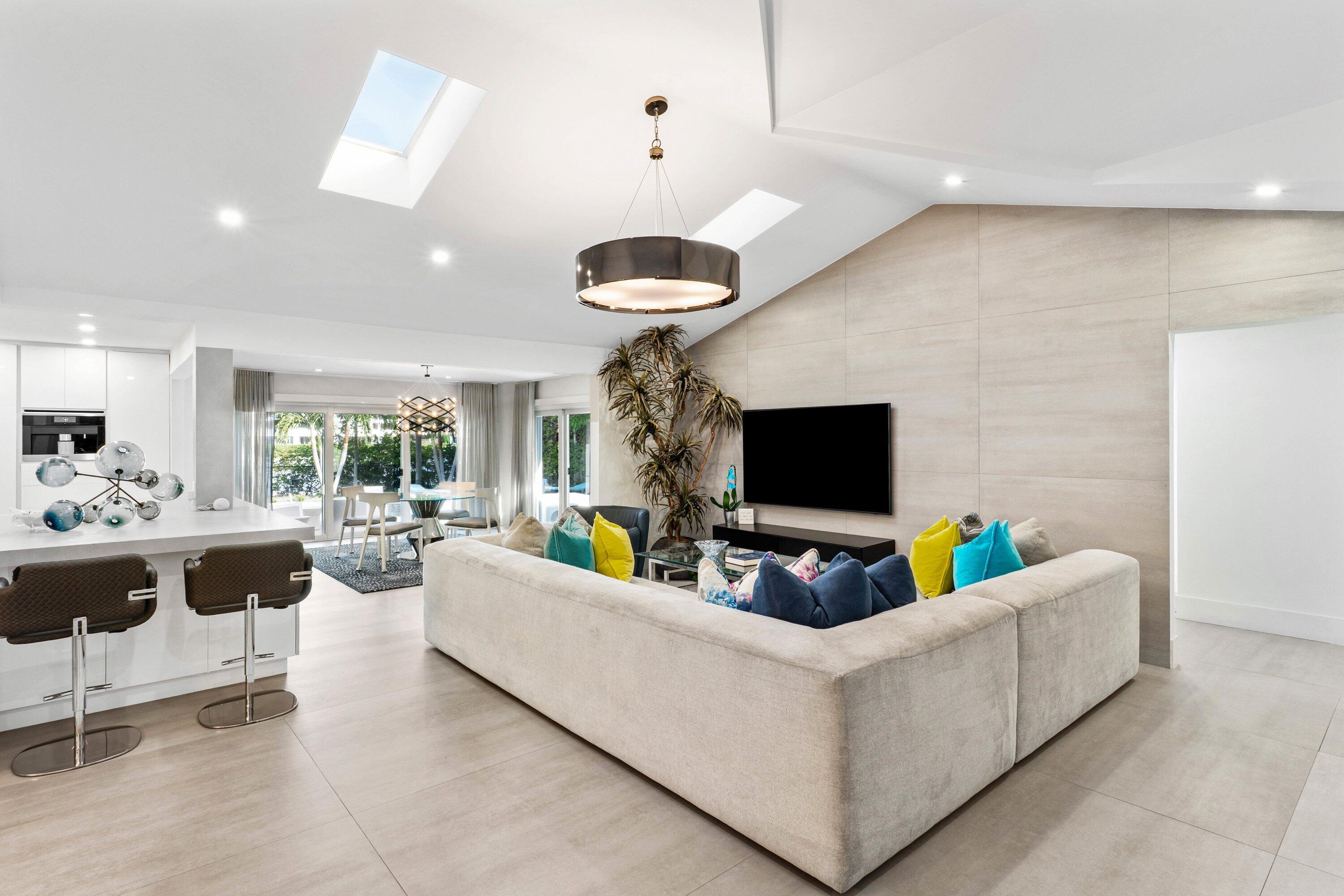 LAKE SHORES LANTANA - Residential