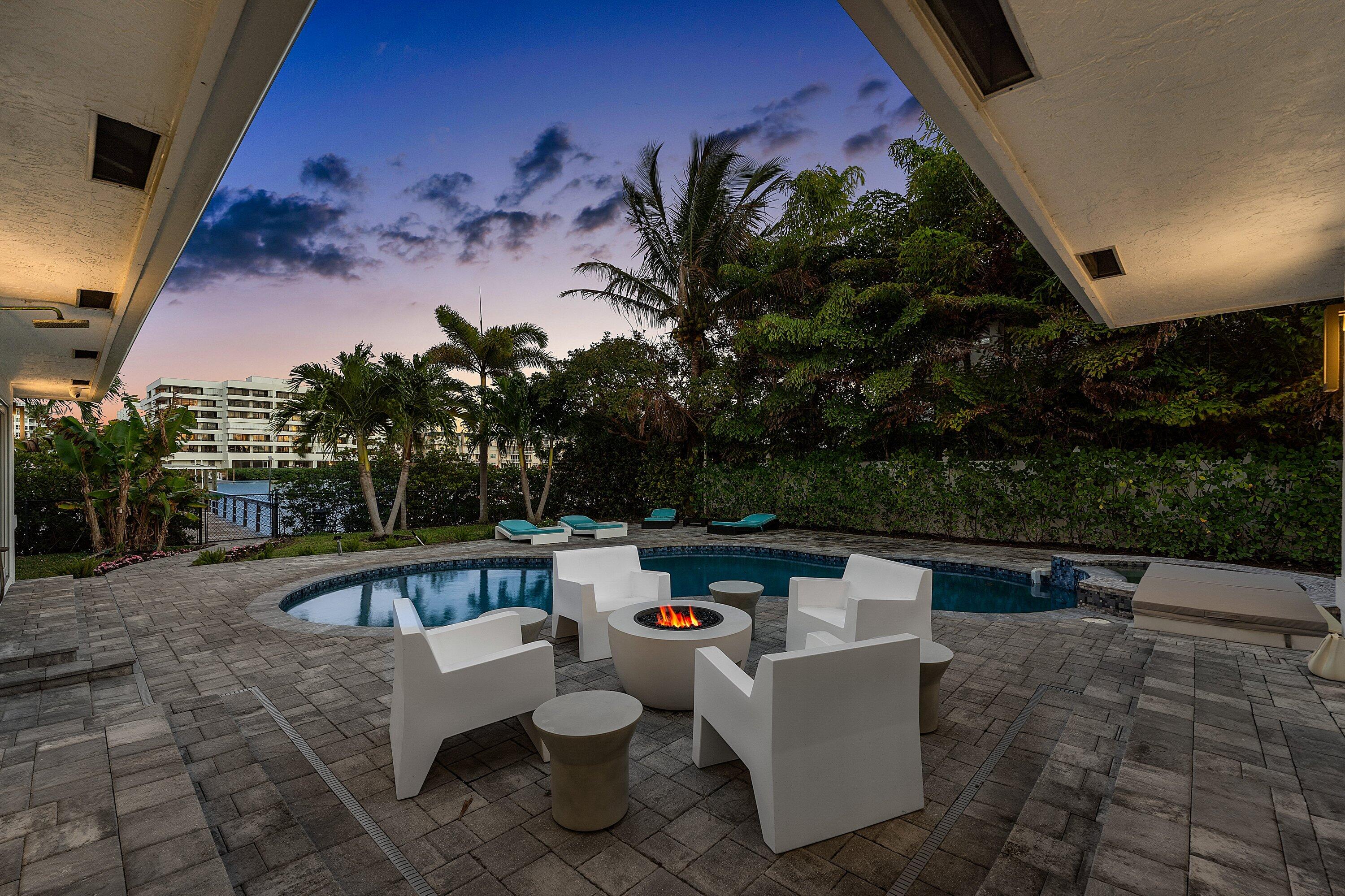 LAKE SHORES LANTANA - Residential