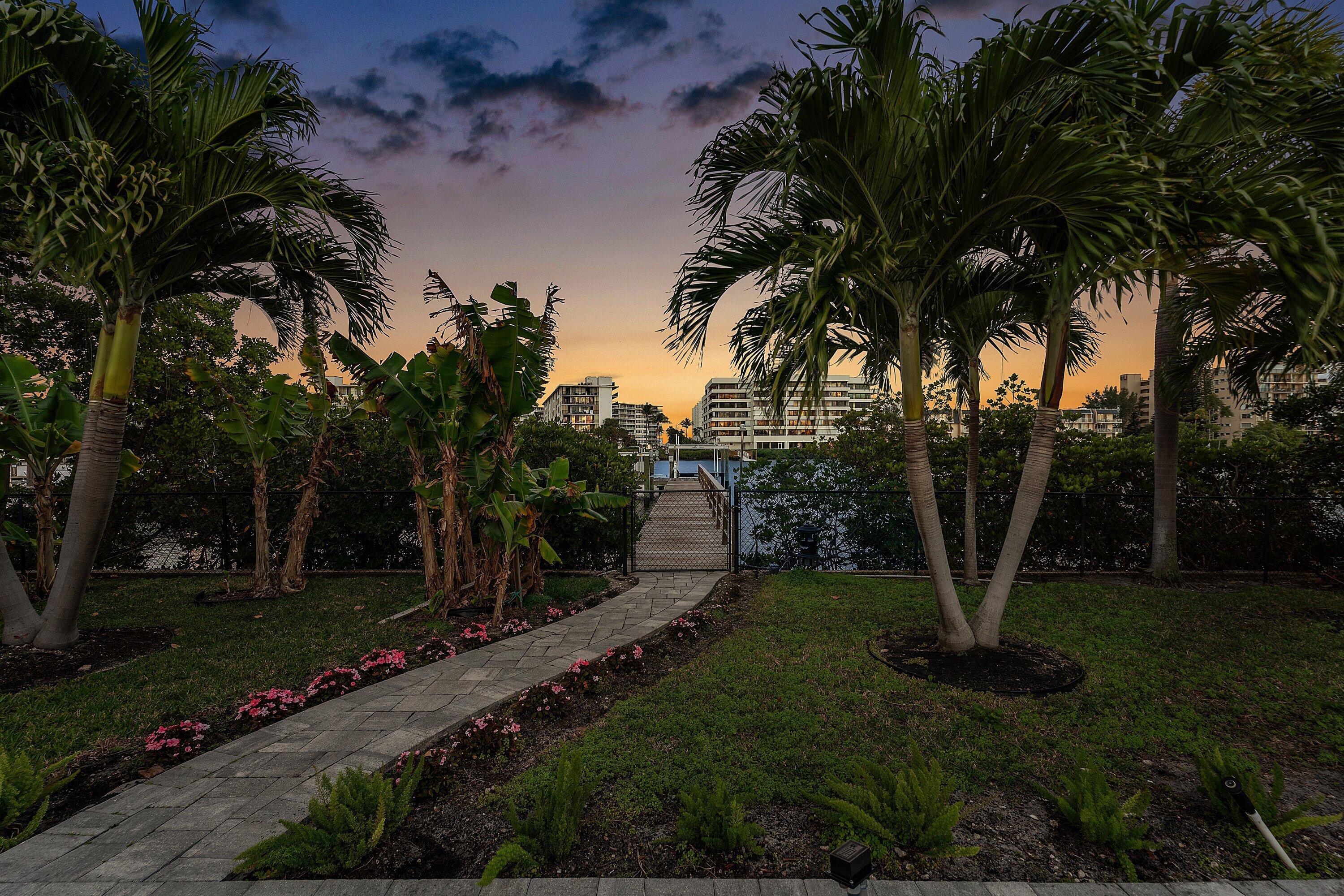 LAKE SHORES LANTANA - Residential