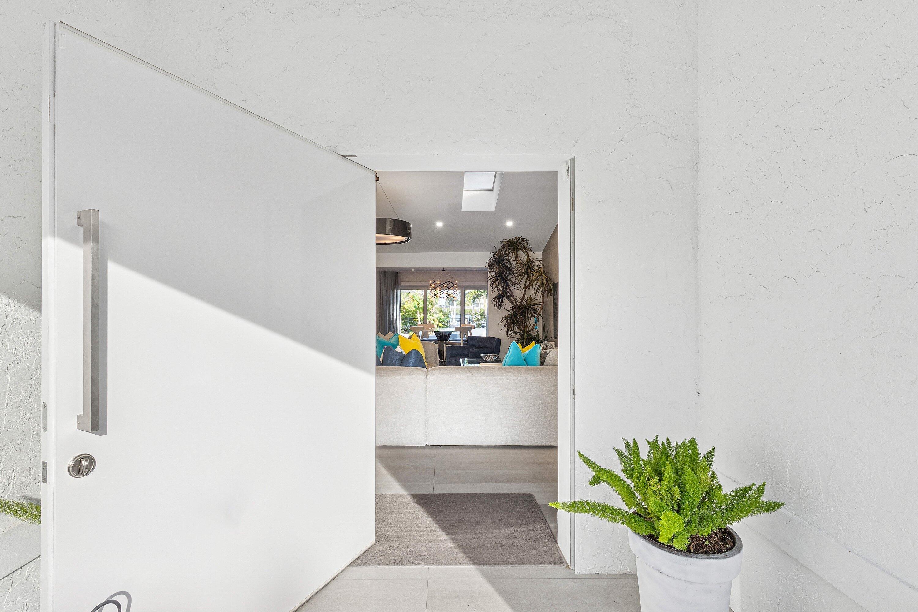 LAKE SHORES LANTANA - Residential