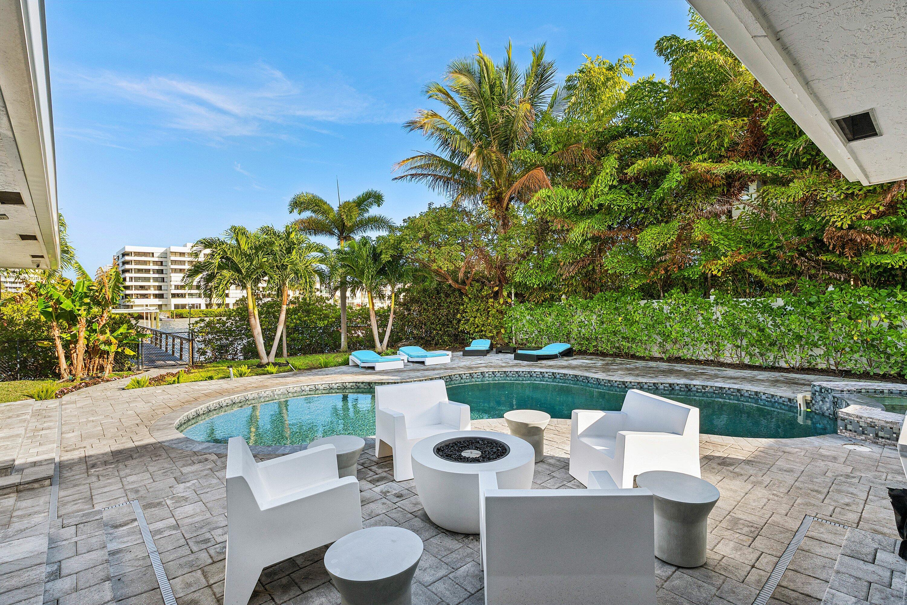 LAKE SHORES LANTANA - Residential