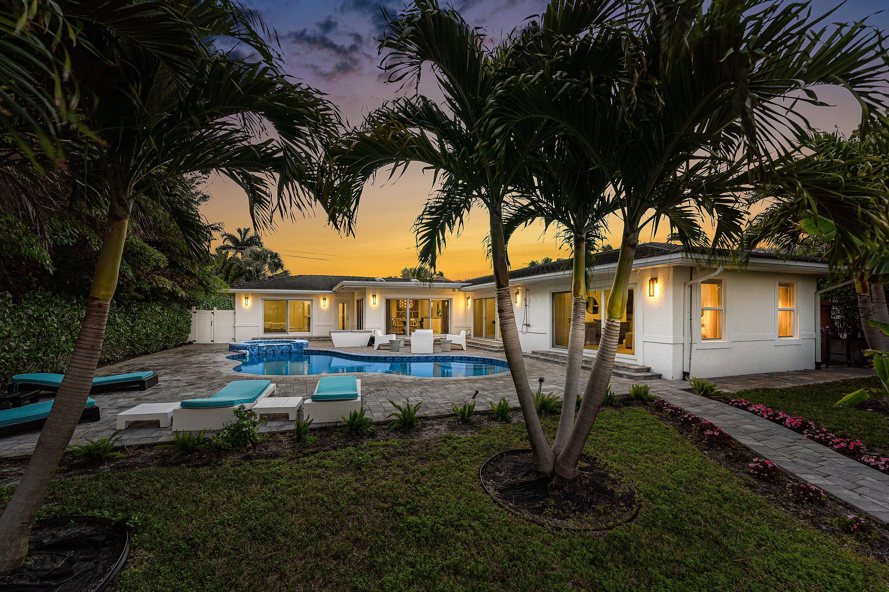 LAKE SHORES LANTANA - Residential