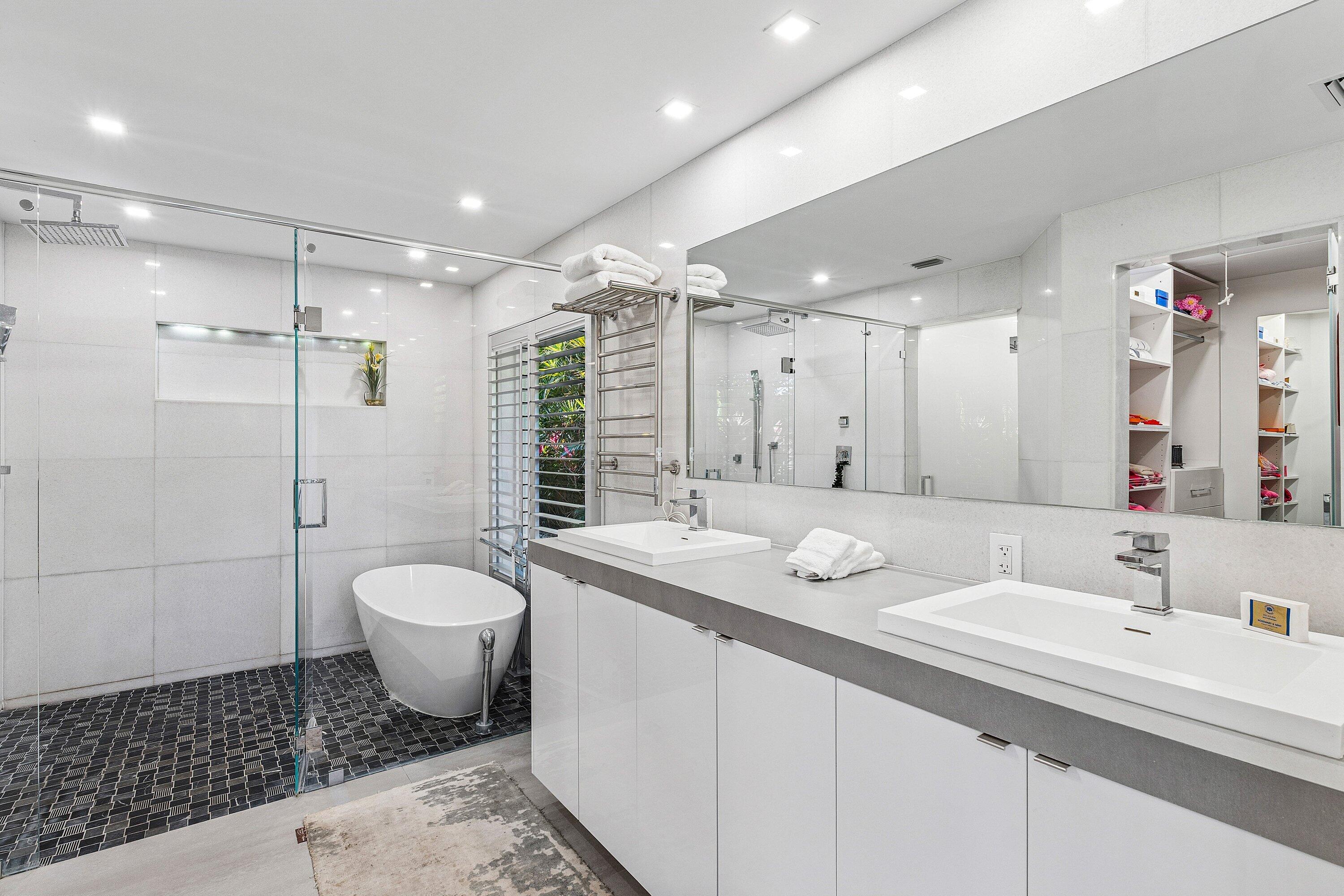 LAKE SHORES LANTANA - Residential