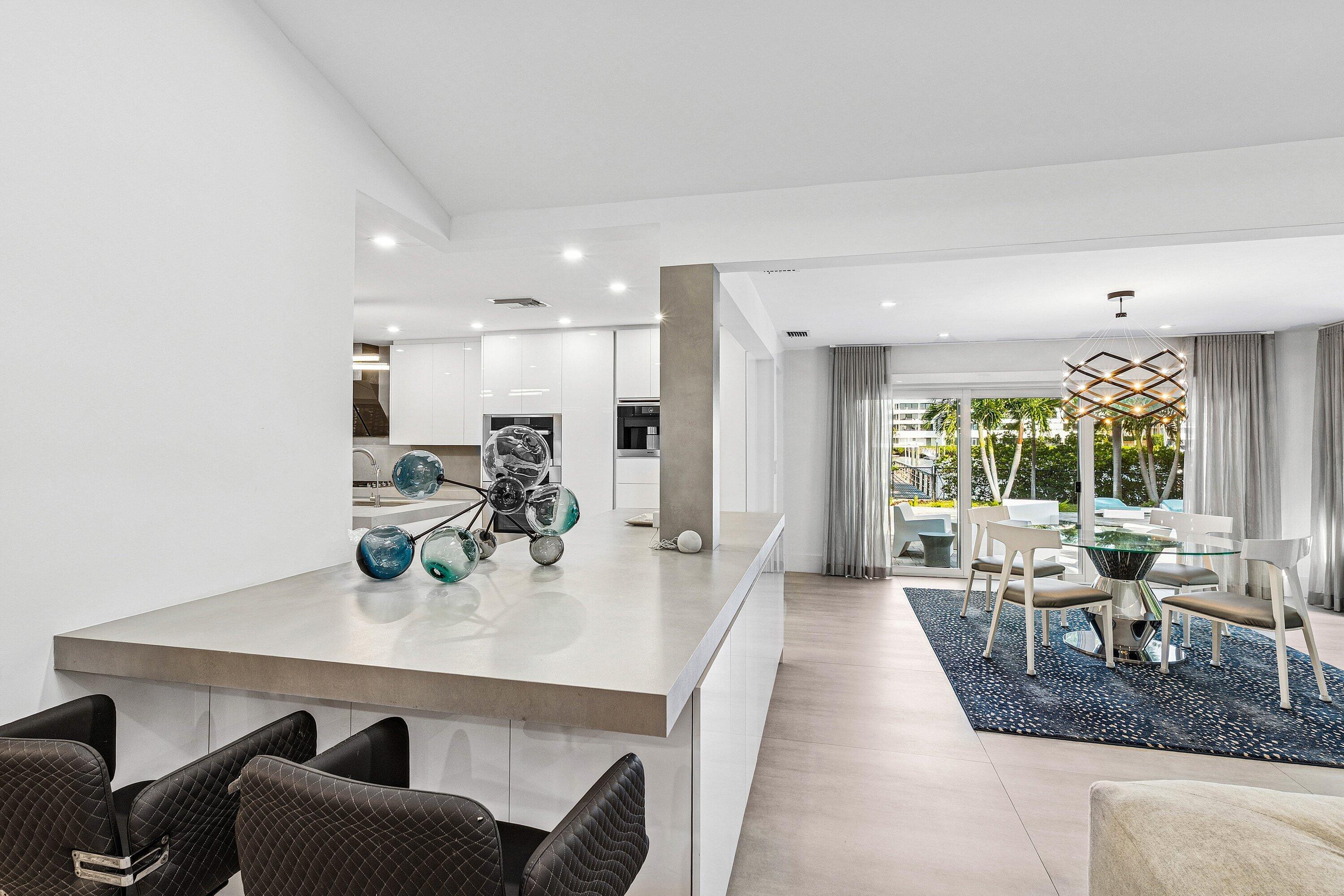 LAKE SHORES LANTANA - Residential