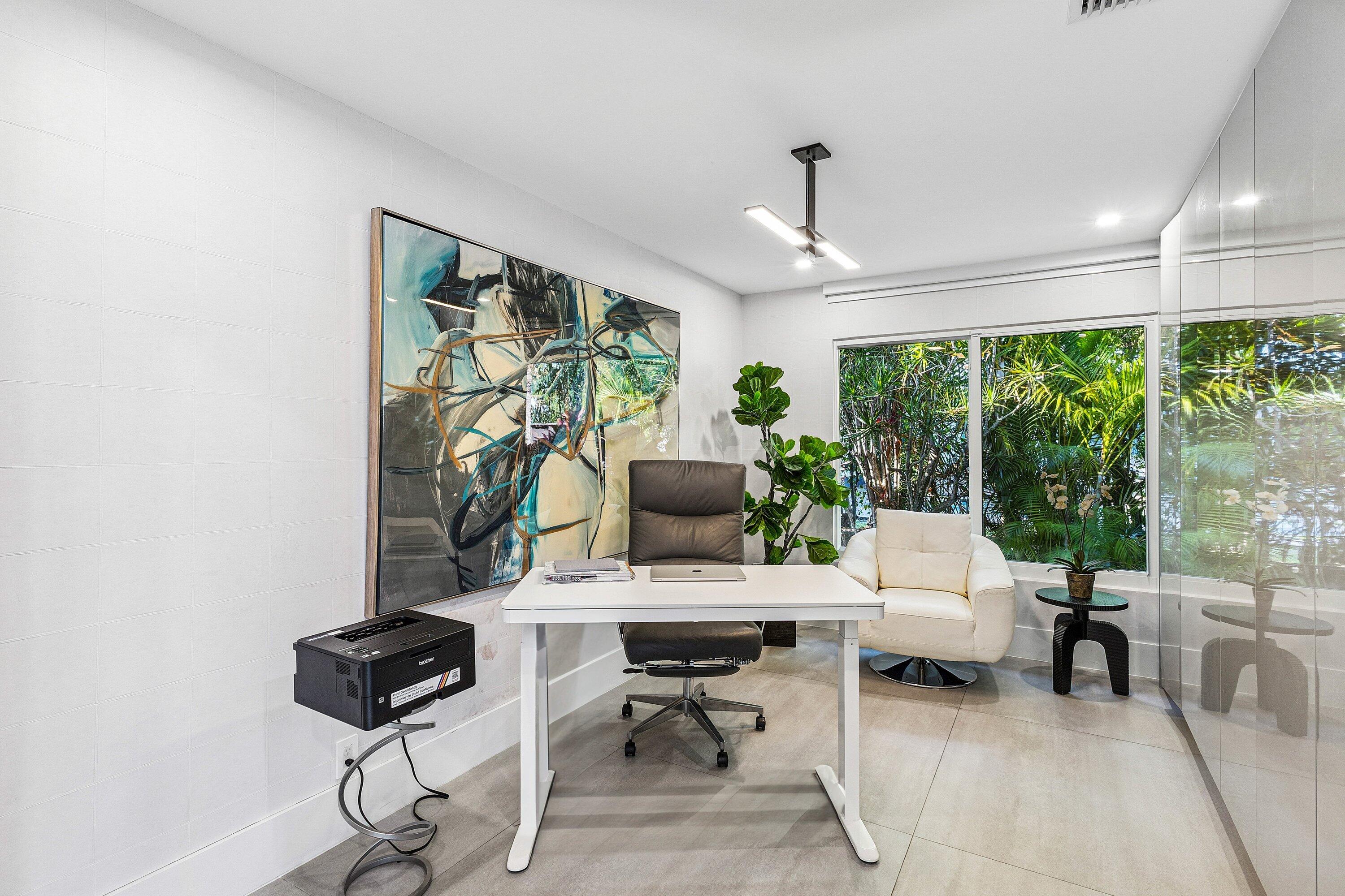 LAKE SHORES LANTANA - Residential