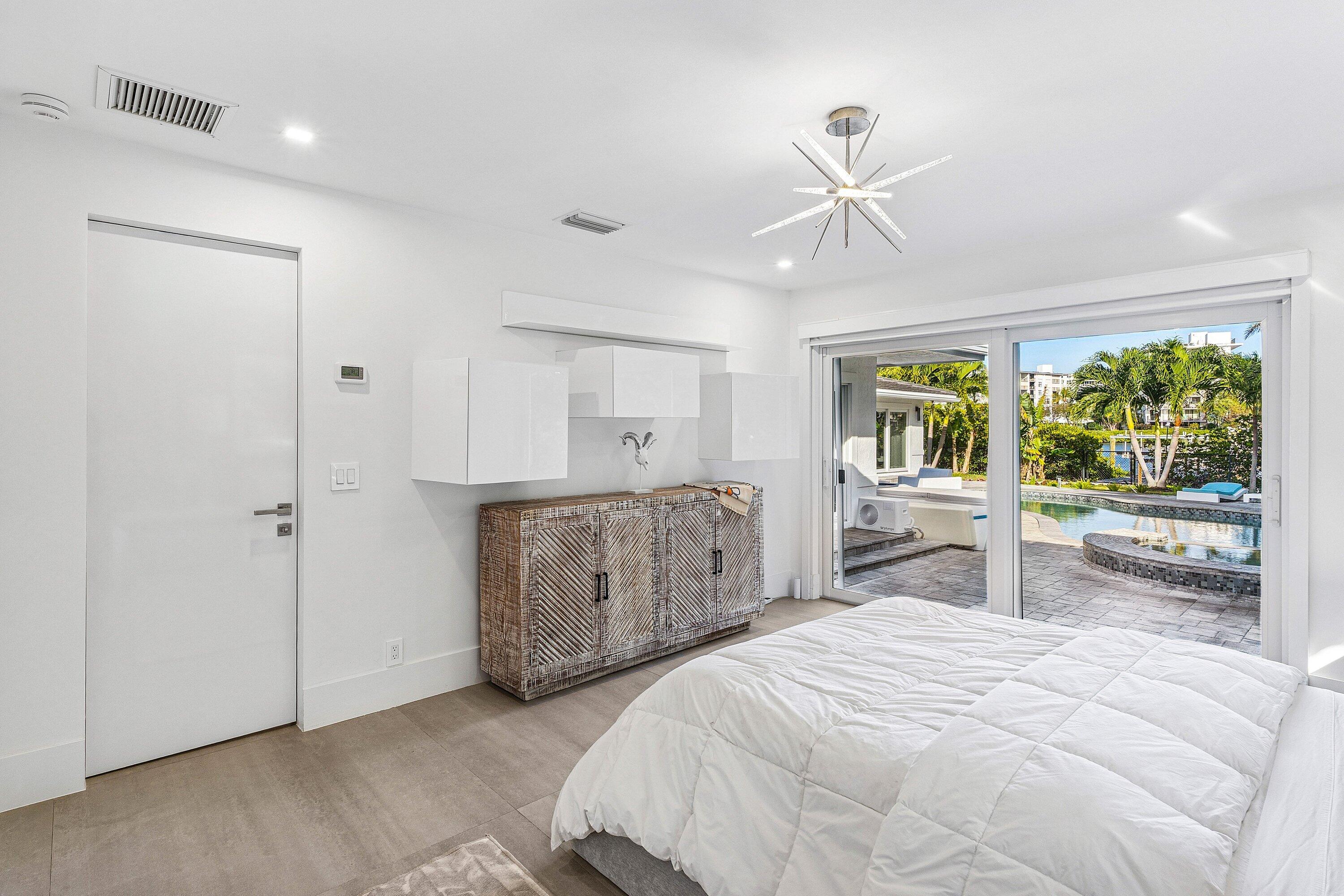 LAKE SHORES LANTANA - Residential