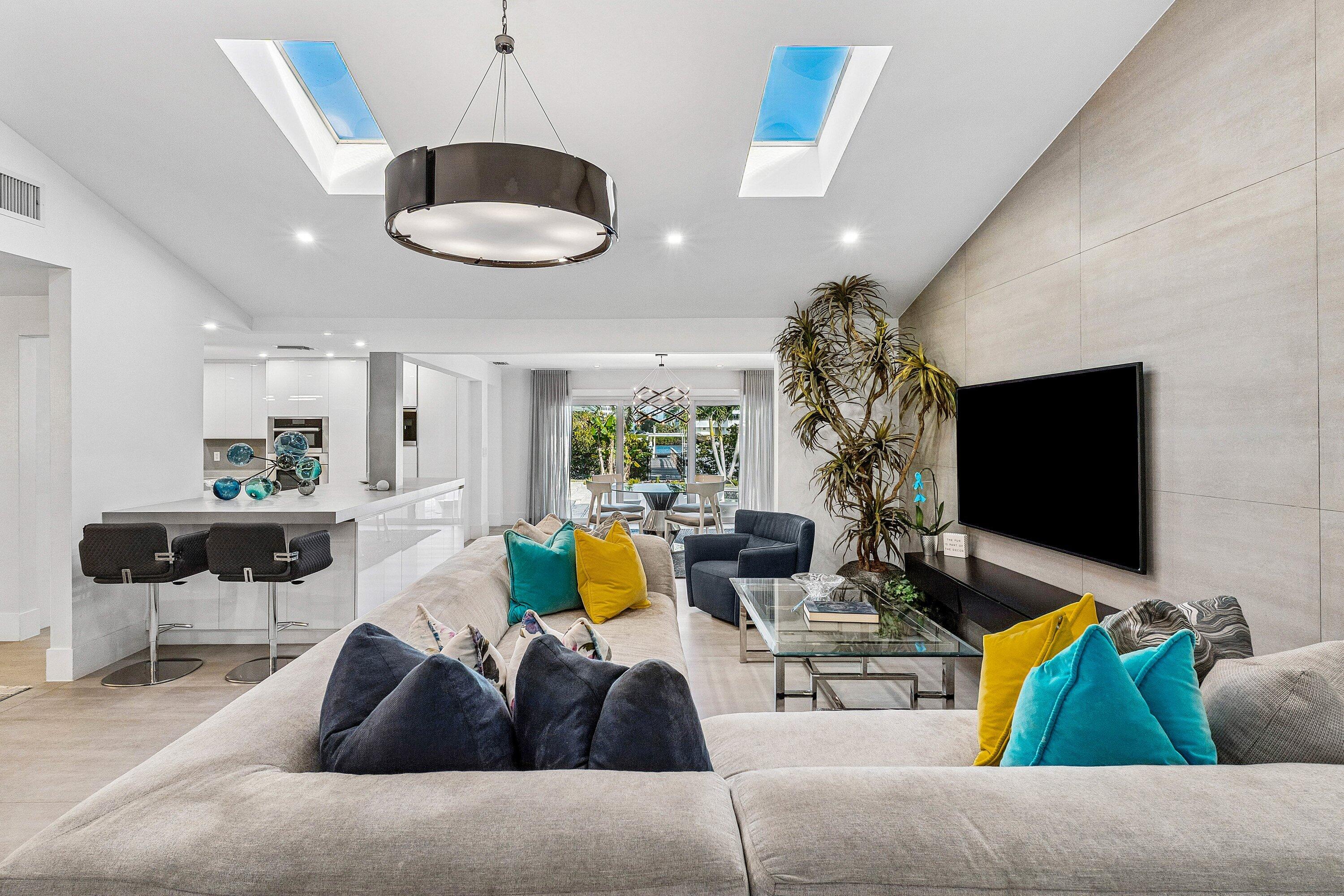 LAKE SHORES LANTANA - Residential