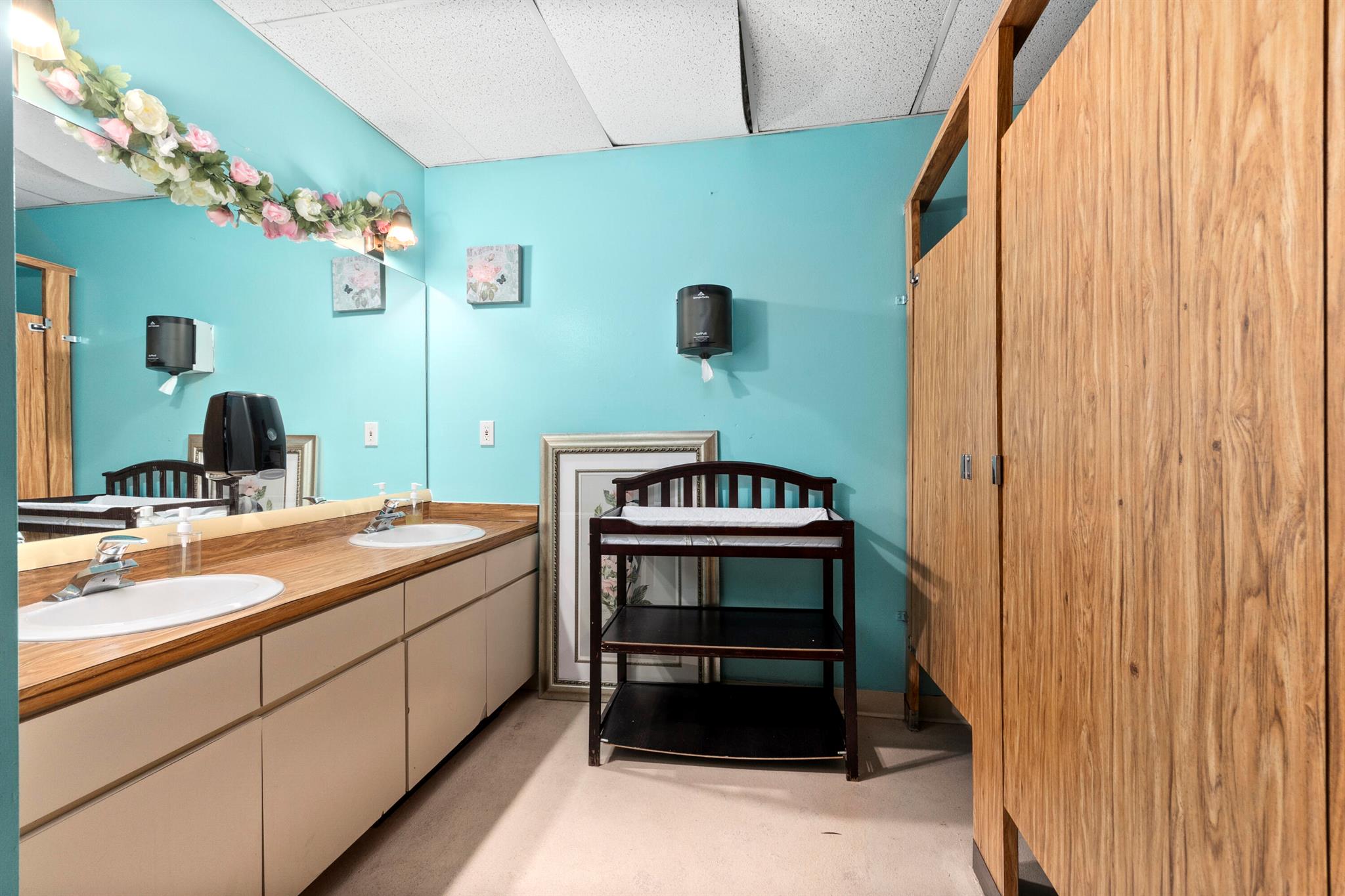 Golden Gate - Commercial Sale