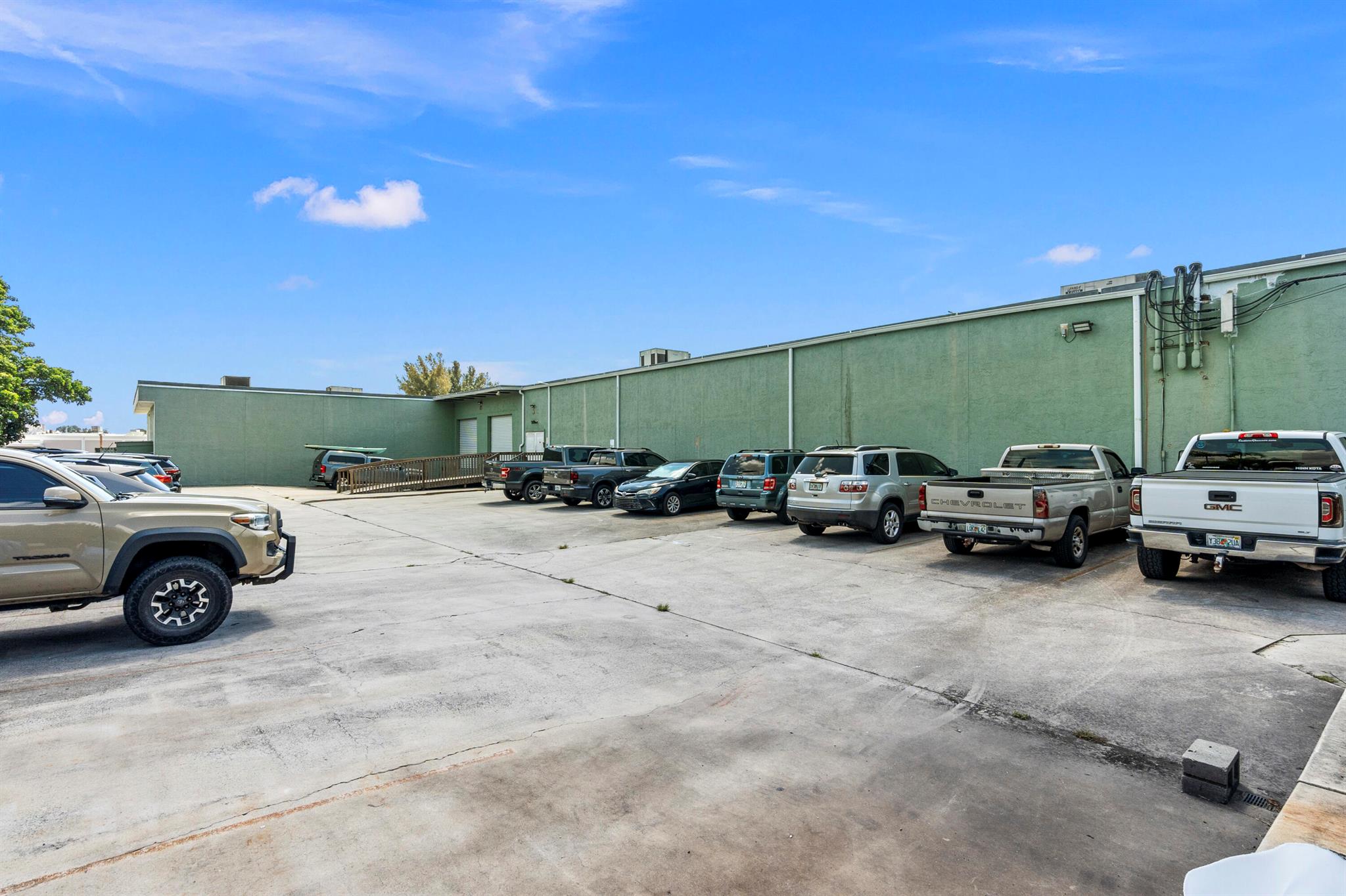 Golden Gate - Commercial Sale