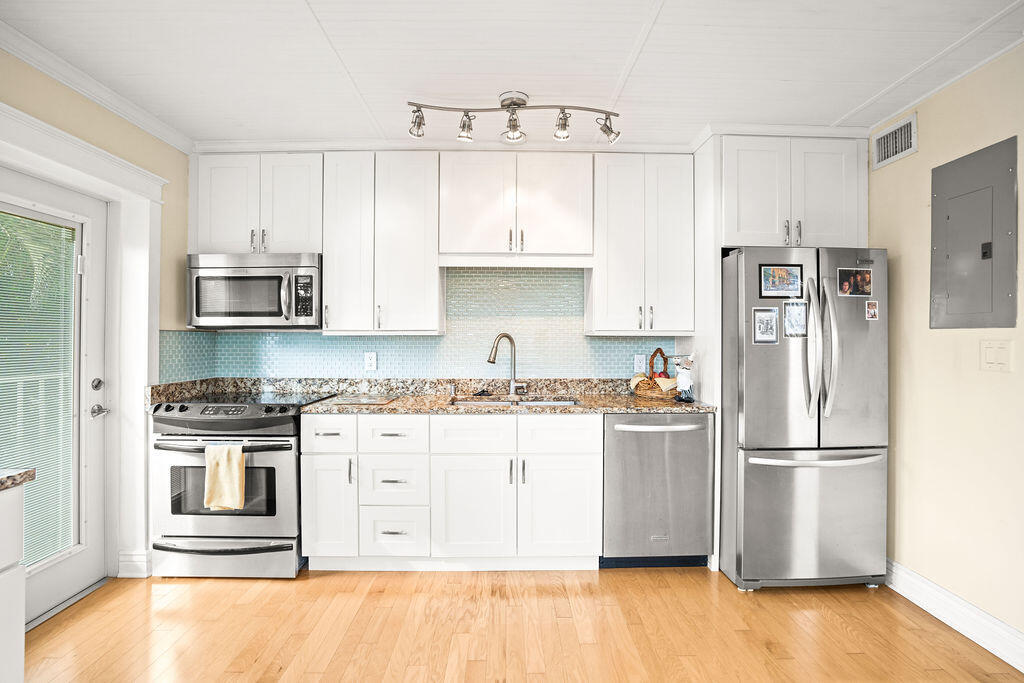 SEA ISLE OF PALM BEACH SHORES CONDO - Residential Lease