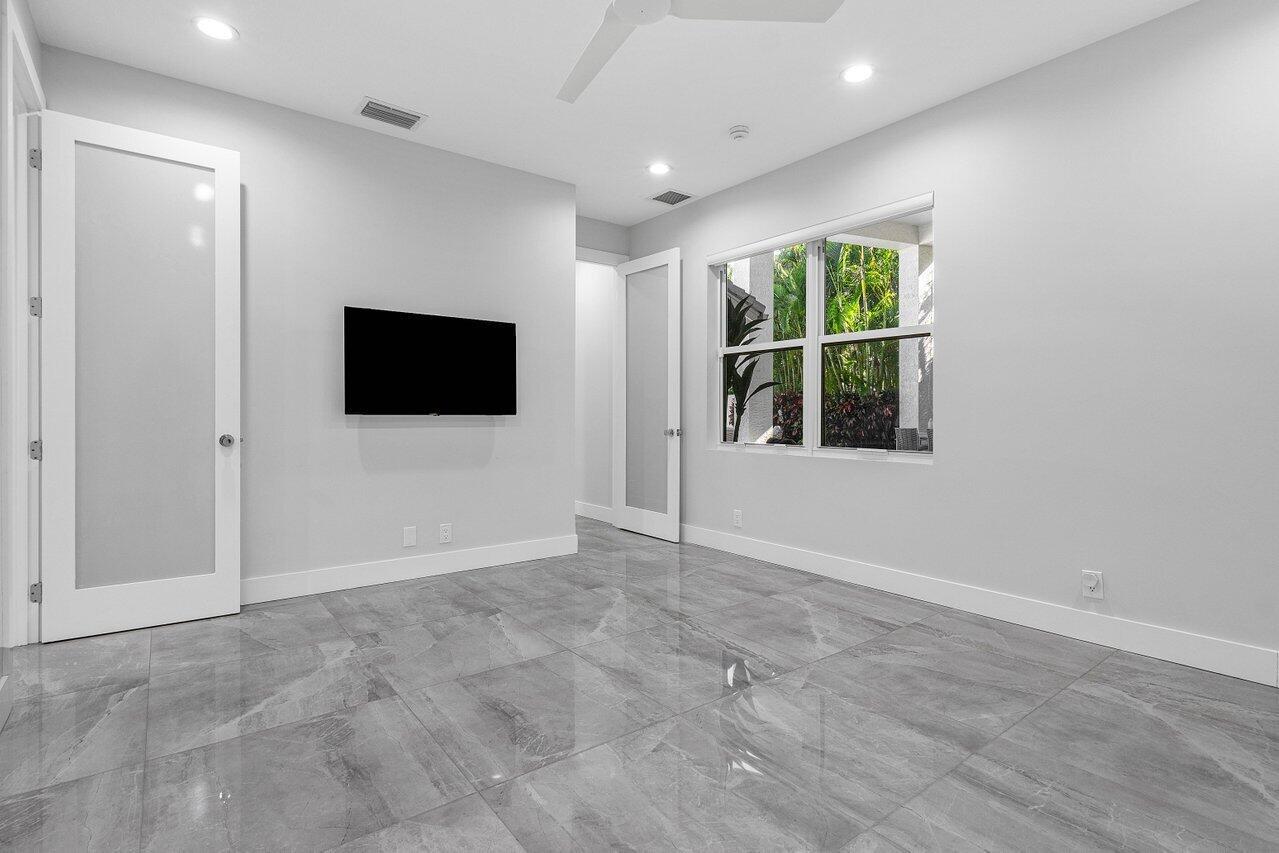 CORAL COVE / POLO CLUB - Residential