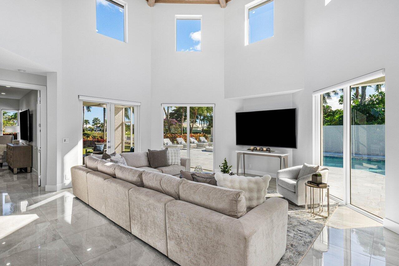 CORAL COVE / POLO CLUB - Residential