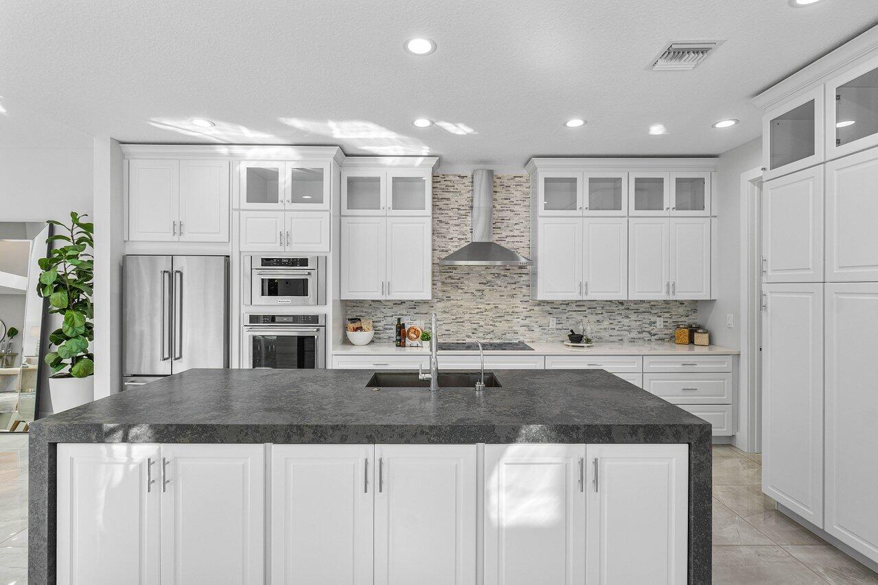 CORAL COVE / POLO CLUB - Residential